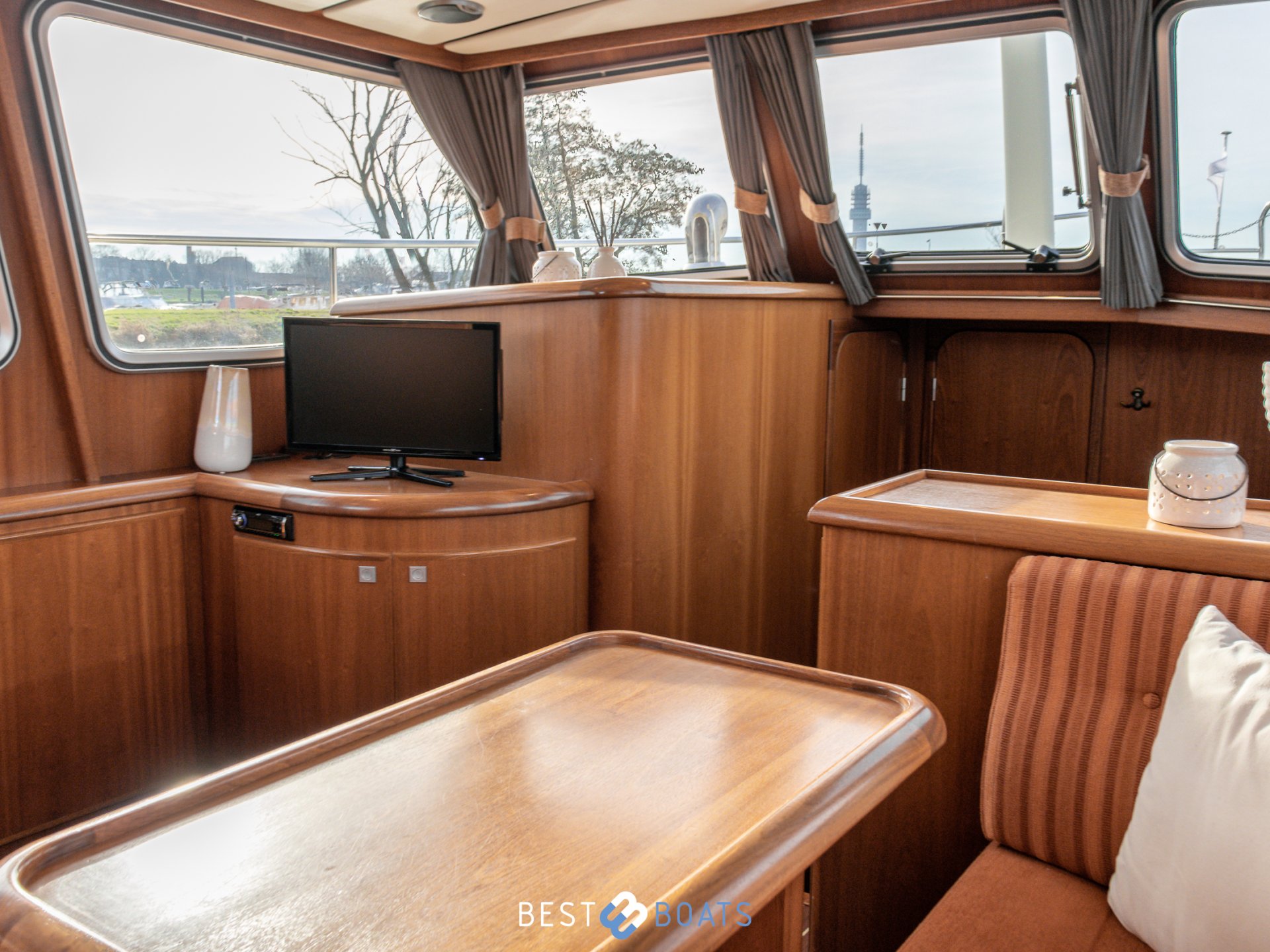 Jetten 37 AC-RS