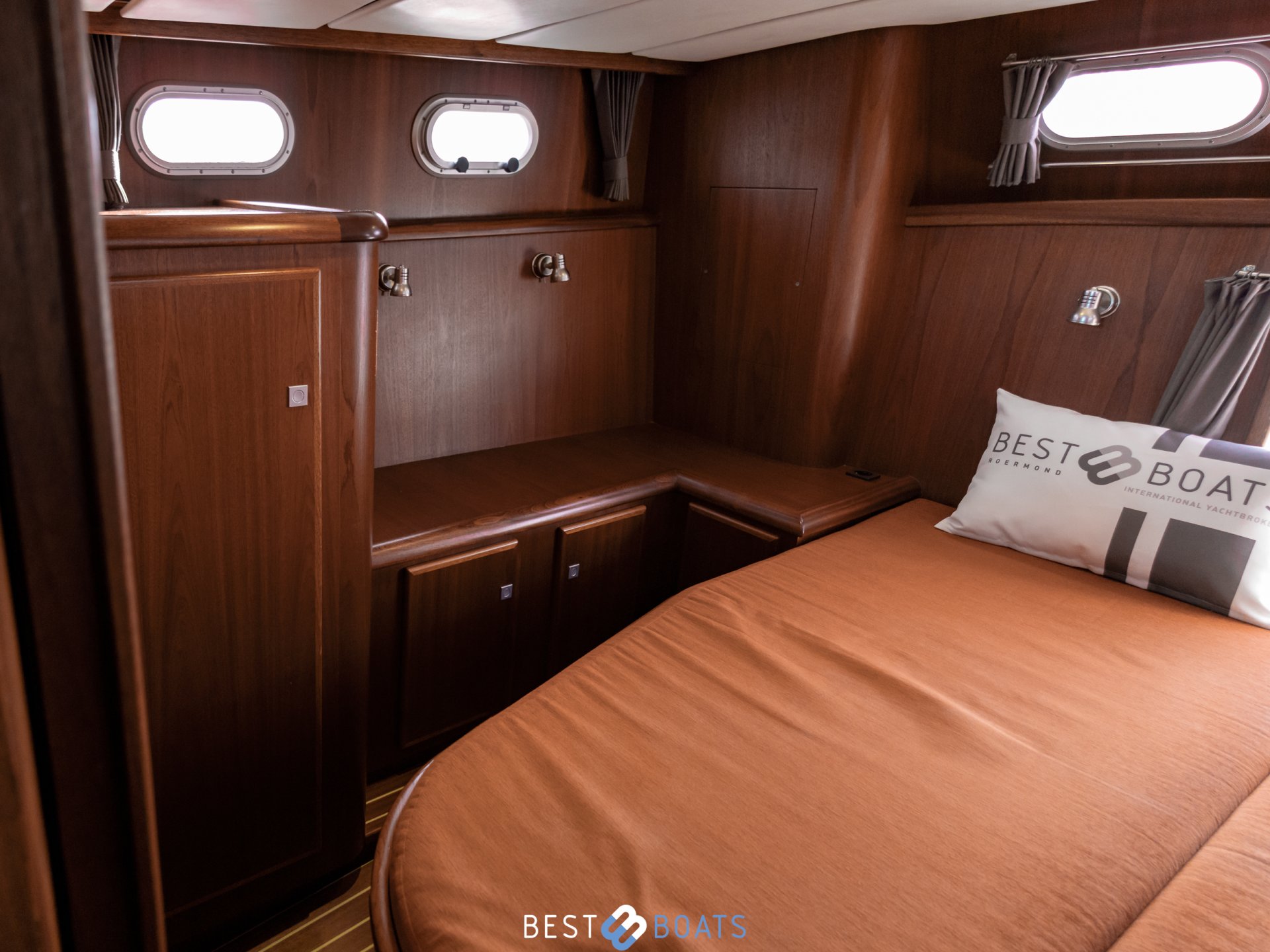 Jetten 37 AC-RS