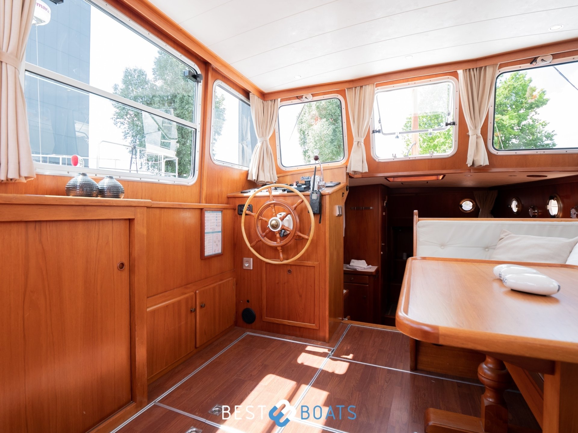 Linssen Sturdy 1000 AC Royal