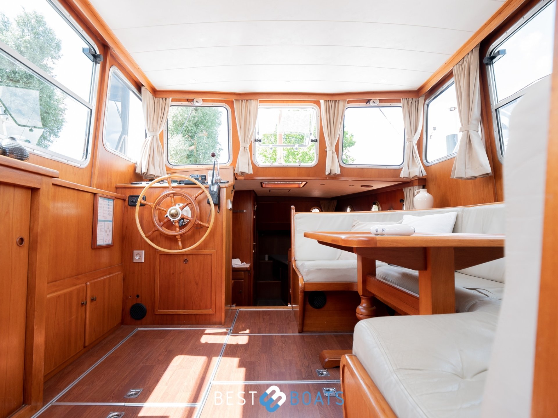 Linssen Sturdy 1000 AC Royal