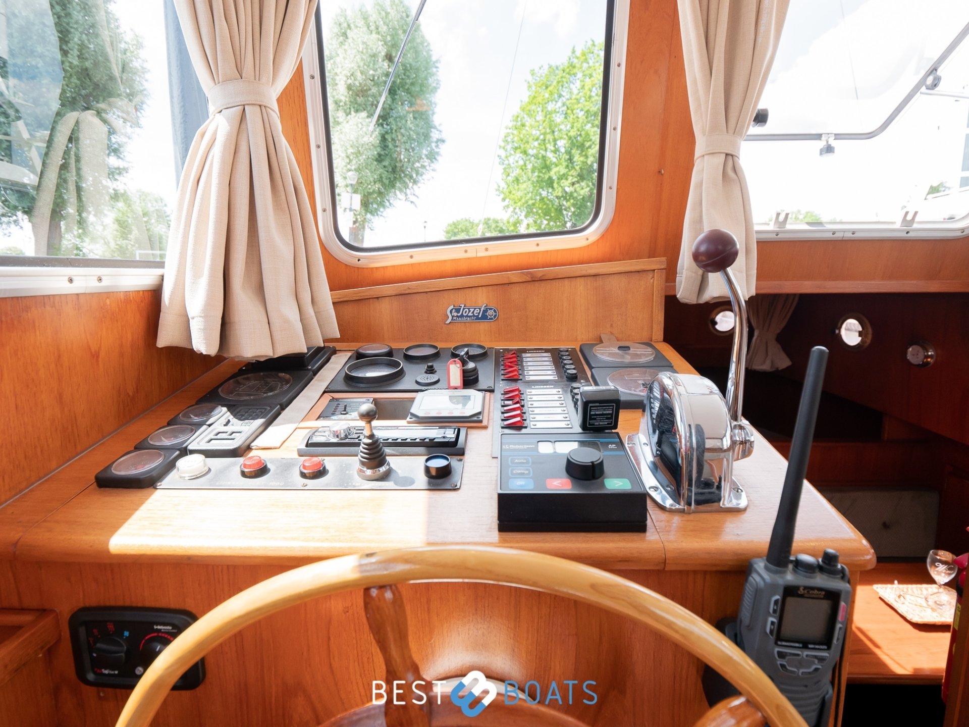 Linssen Sturdy 1000 AC Royal