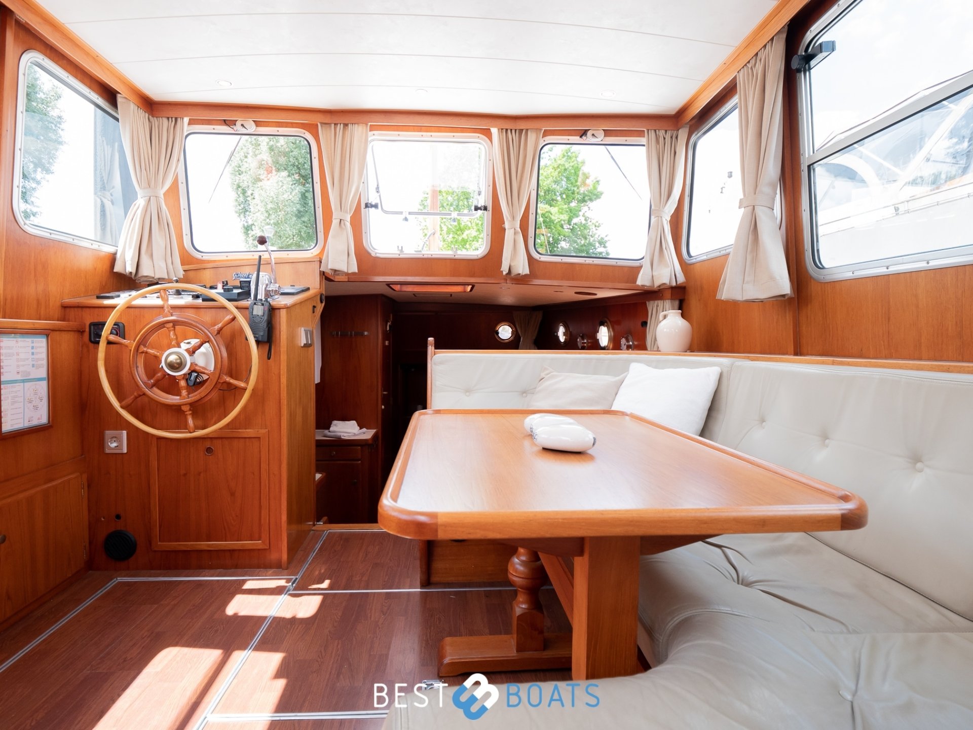 Linssen Sturdy 1000 AC Royal