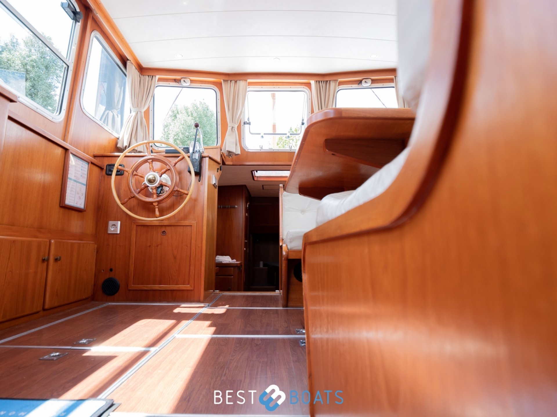 Linssen Sturdy 1000 AC Royal