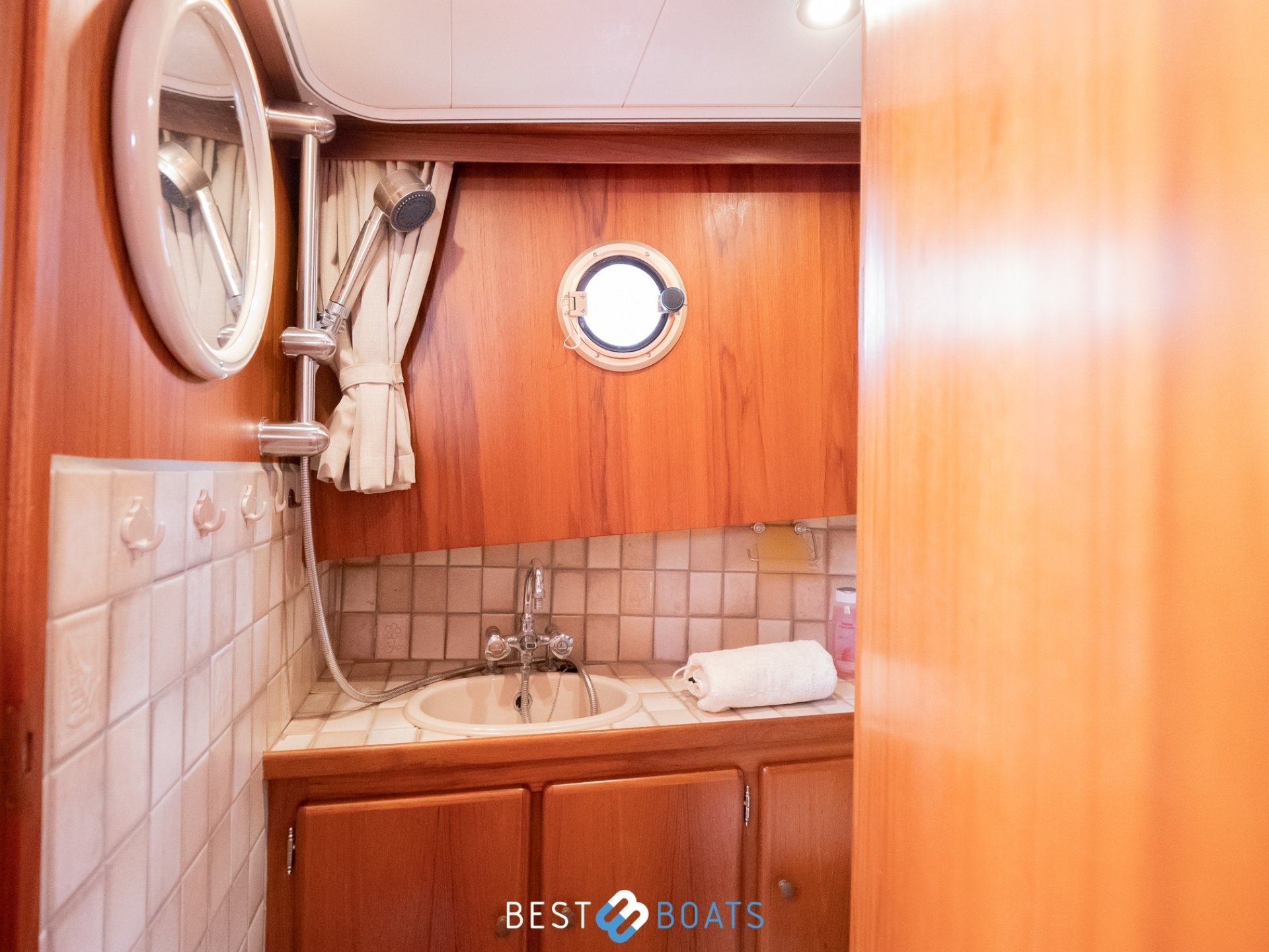 Linssen Sturdy 1000 AC Royal