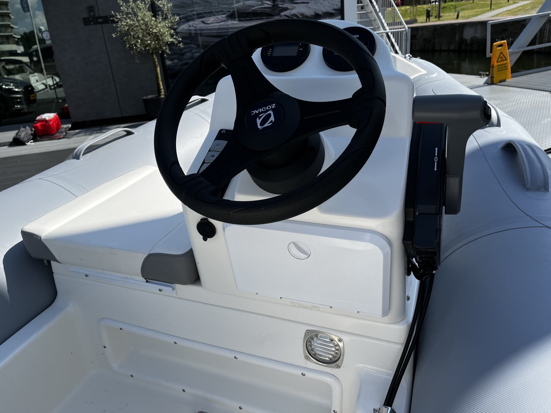 Zodiac Yachtline 360 Deluxe