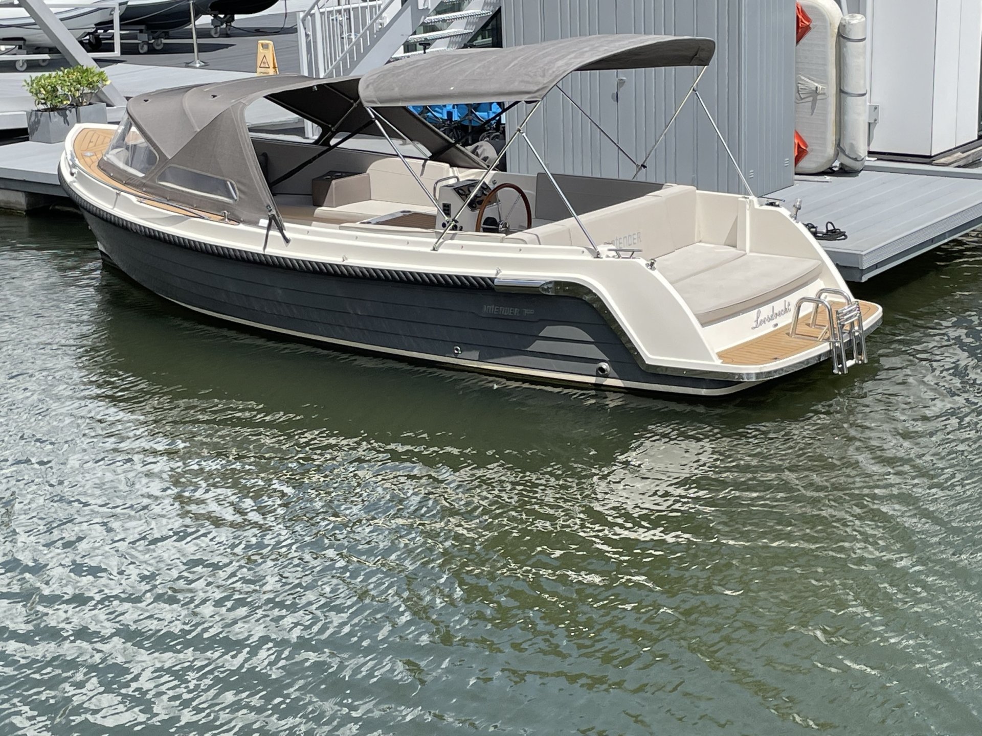 Interboat Intender 700