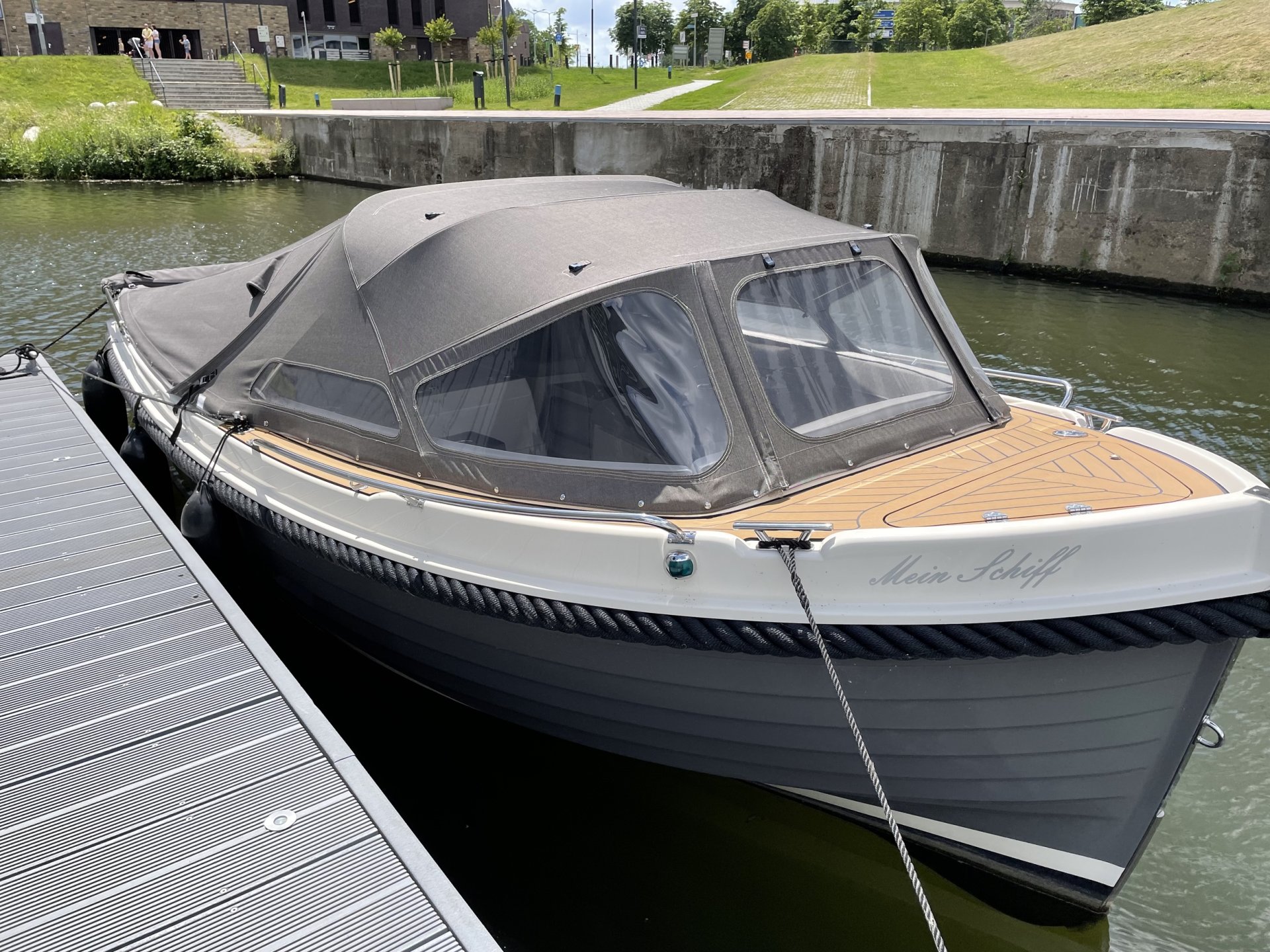 Interboat Intender 700