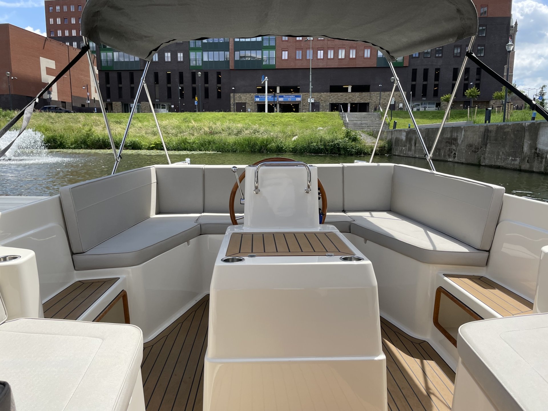 Interboat Intender 700