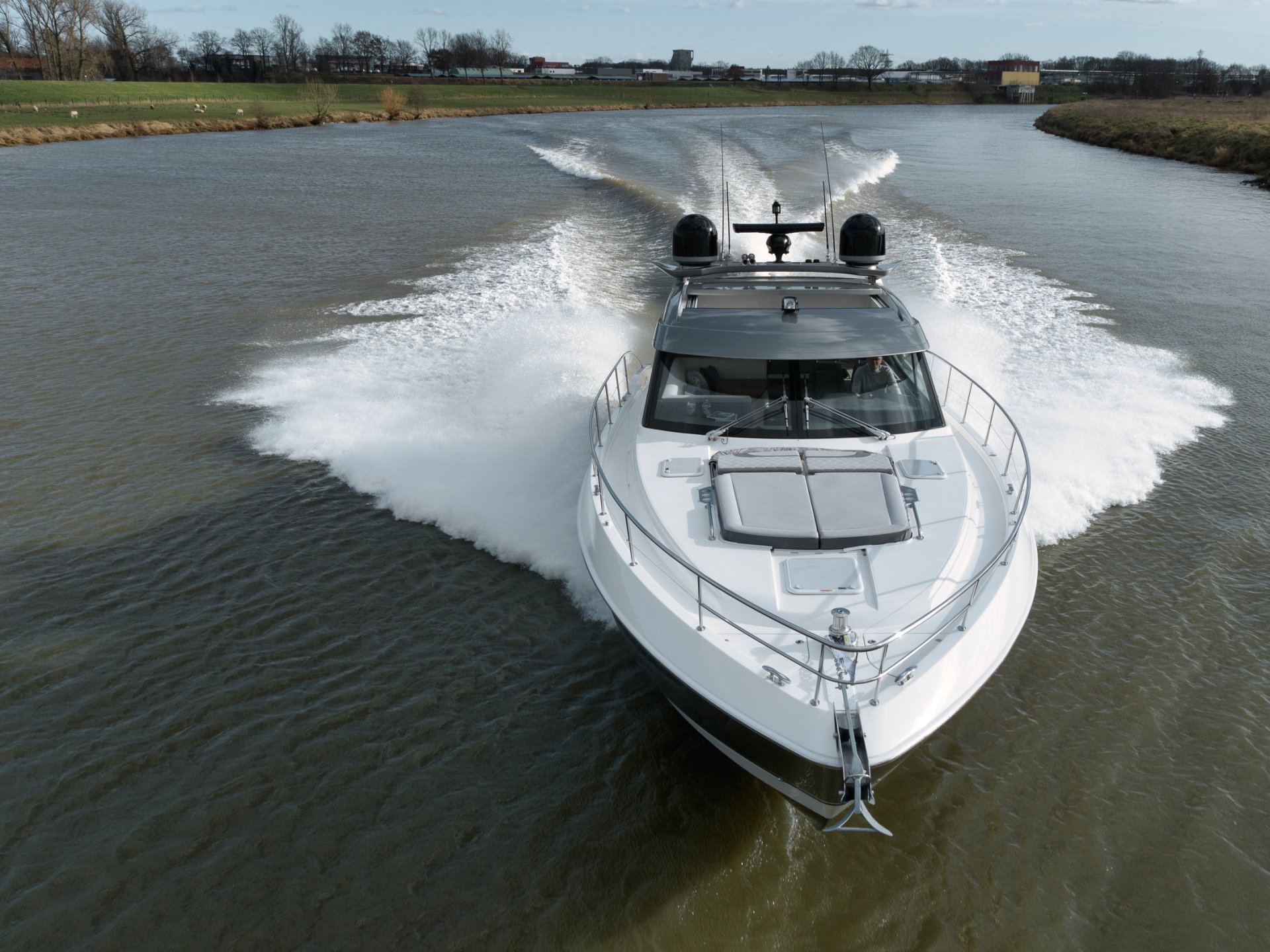 Riviera 4800 SPORT YACHT SERIES II - PLATINUM EDITION