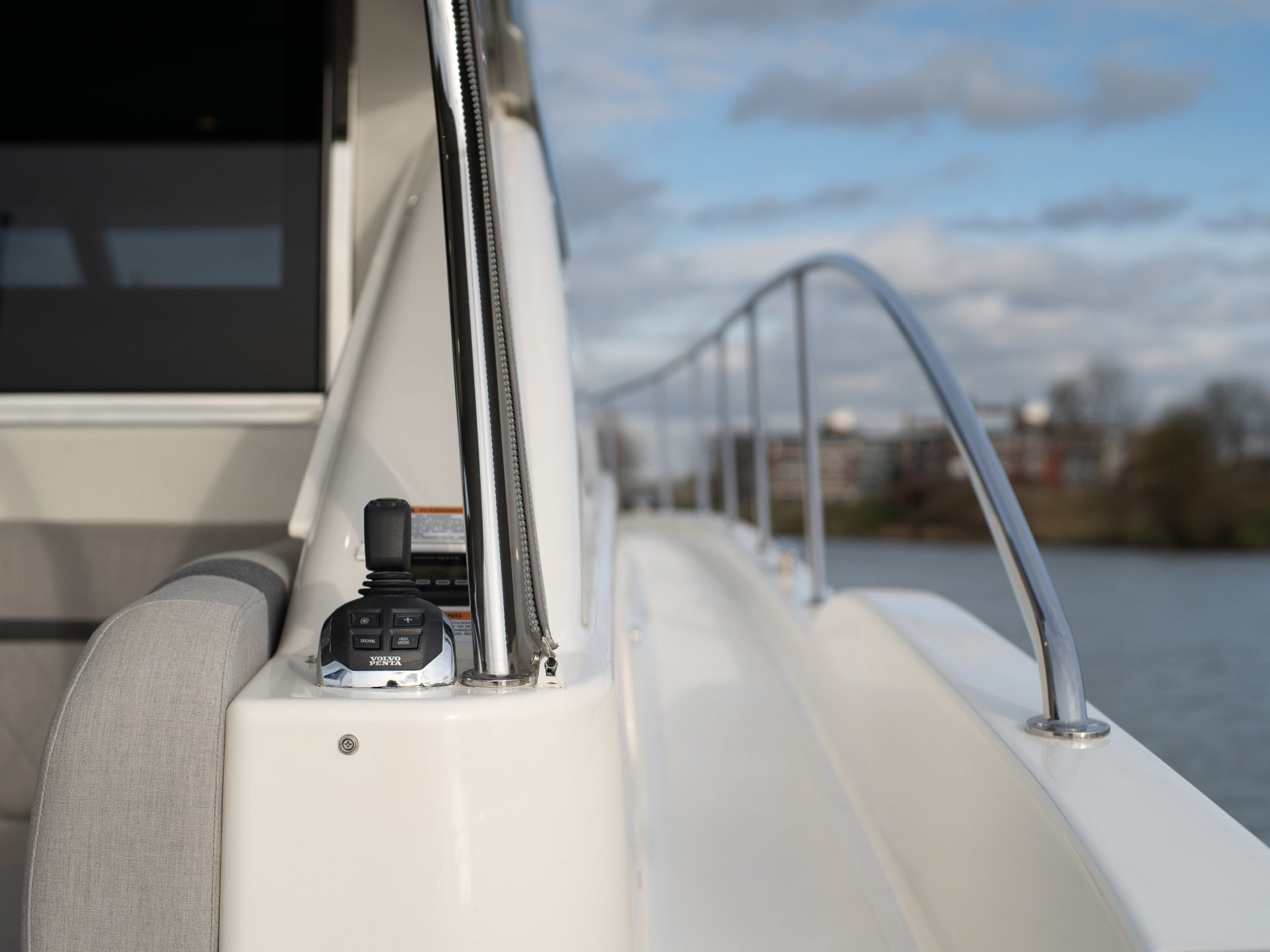 Riviera 4800 SPORT YACHT SERIES II - PLATINUM EDITION
