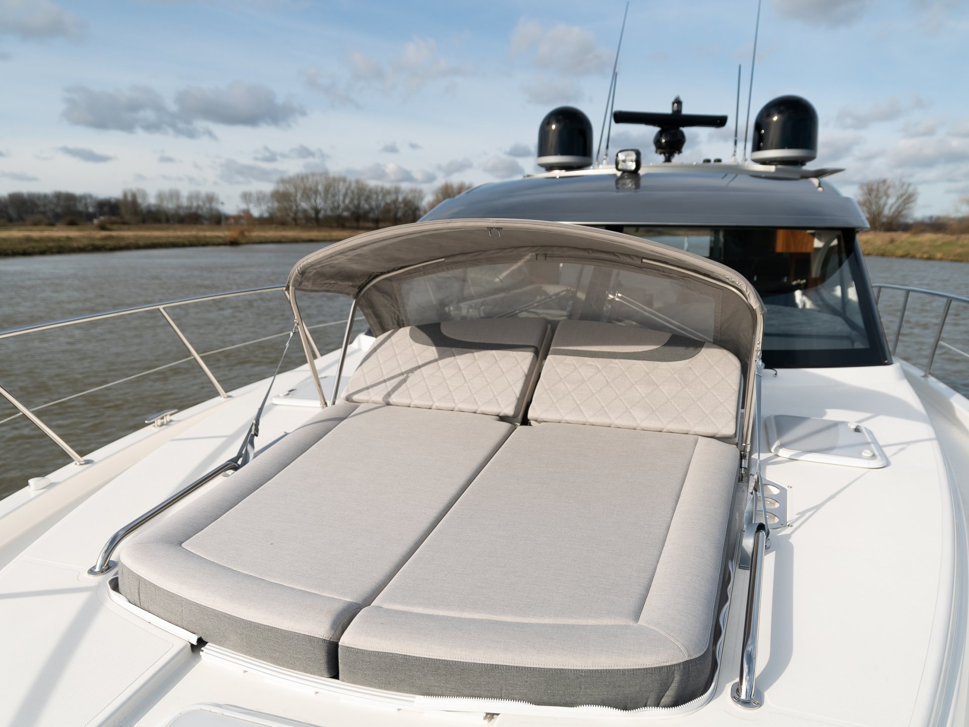 Riviera 4800 SPORT YACHT SERIES II - PLATINUM EDITION