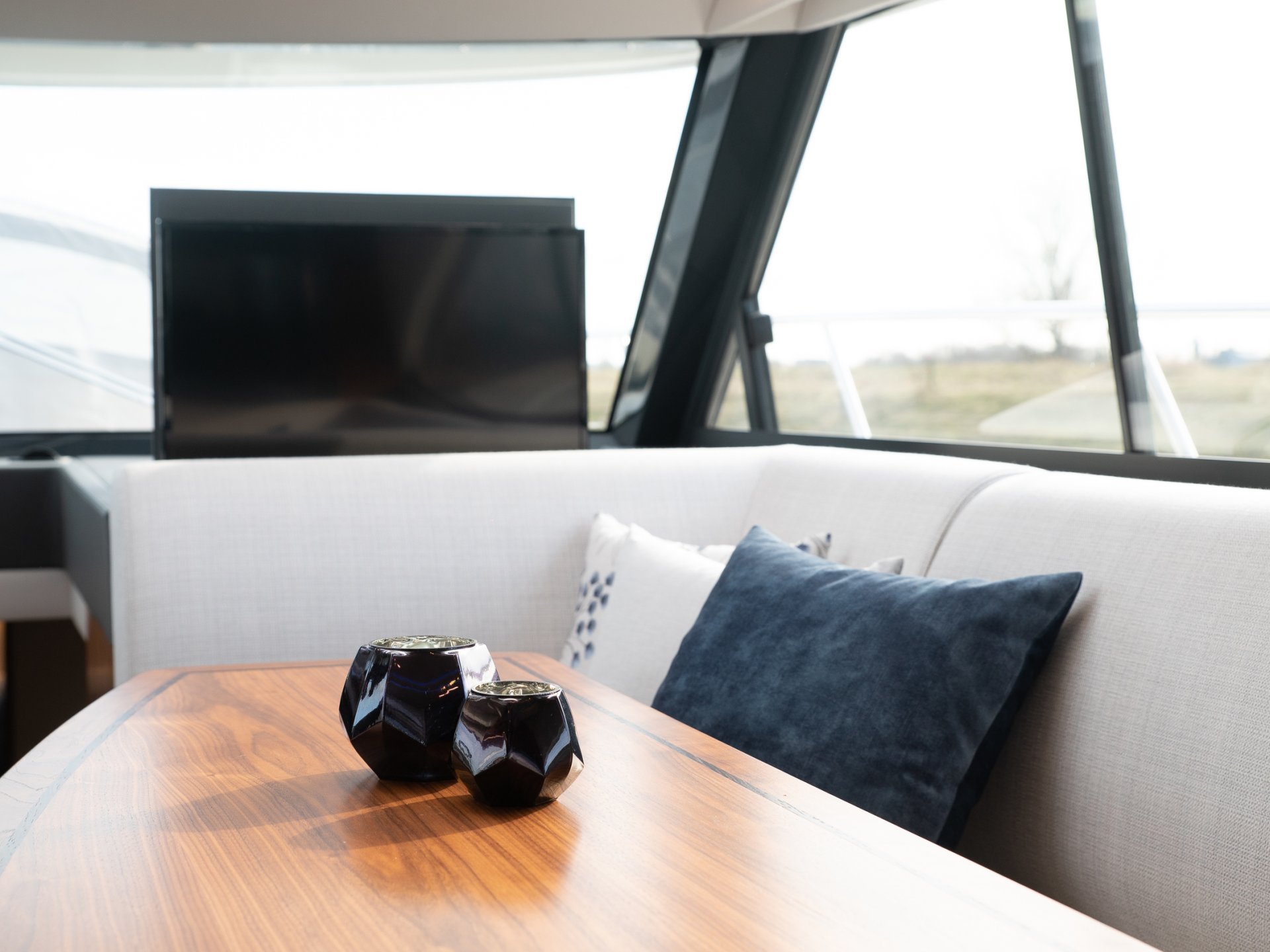 Riviera 4800 SPORT YACHT SERIES II - PLATINUM EDITION