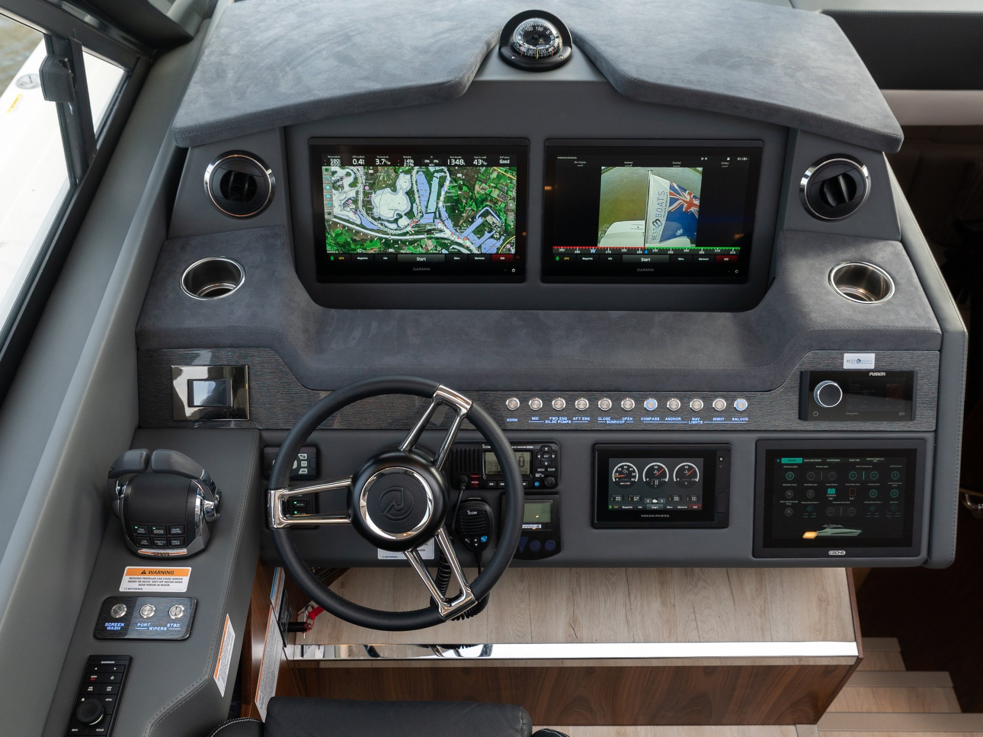 Riviera 4800 SPORT YACHT SERIES II - PLATINUM EDITION