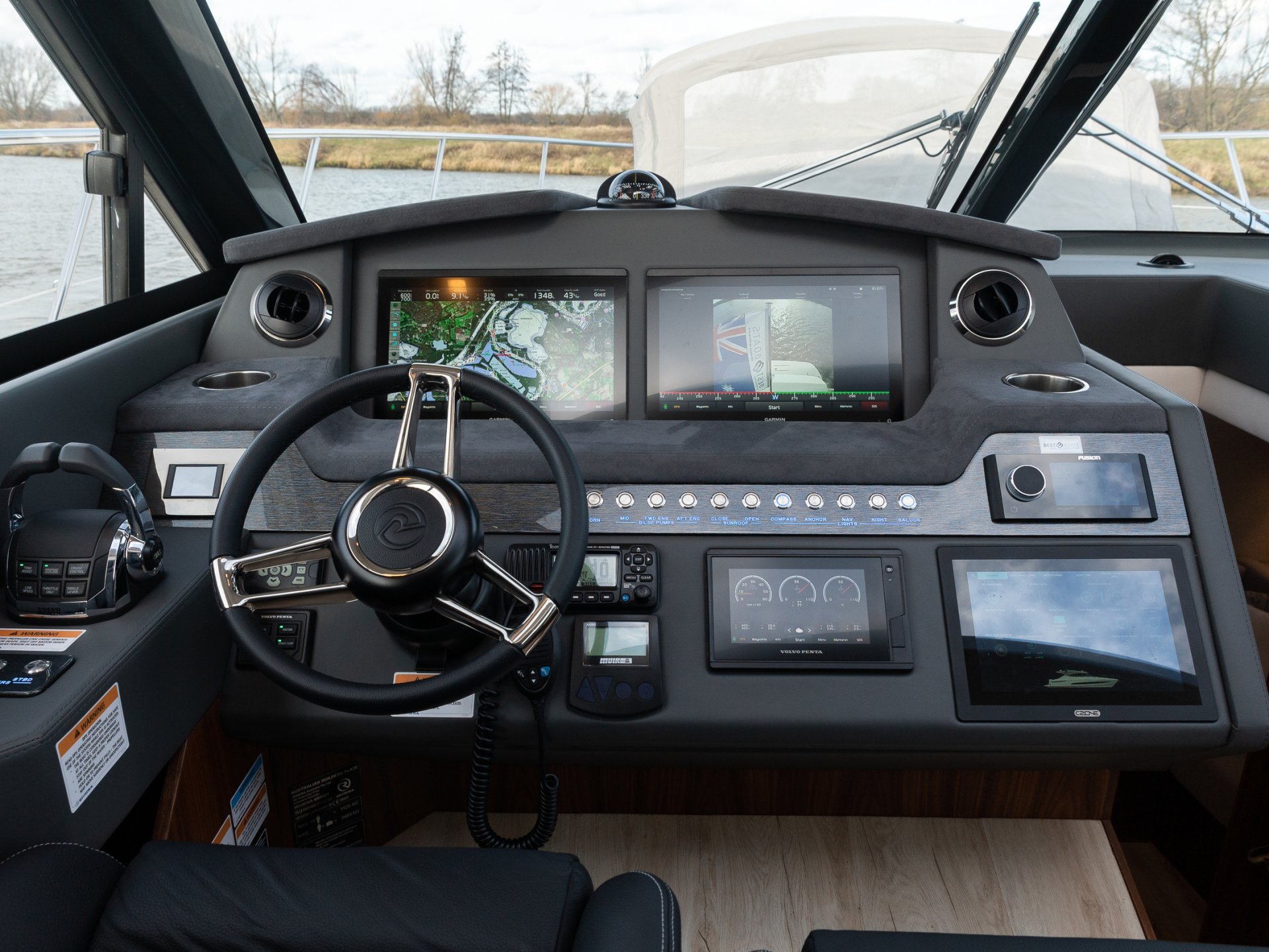 Riviera 4800 SPORT YACHT SERIES II - PLATINUM EDITION