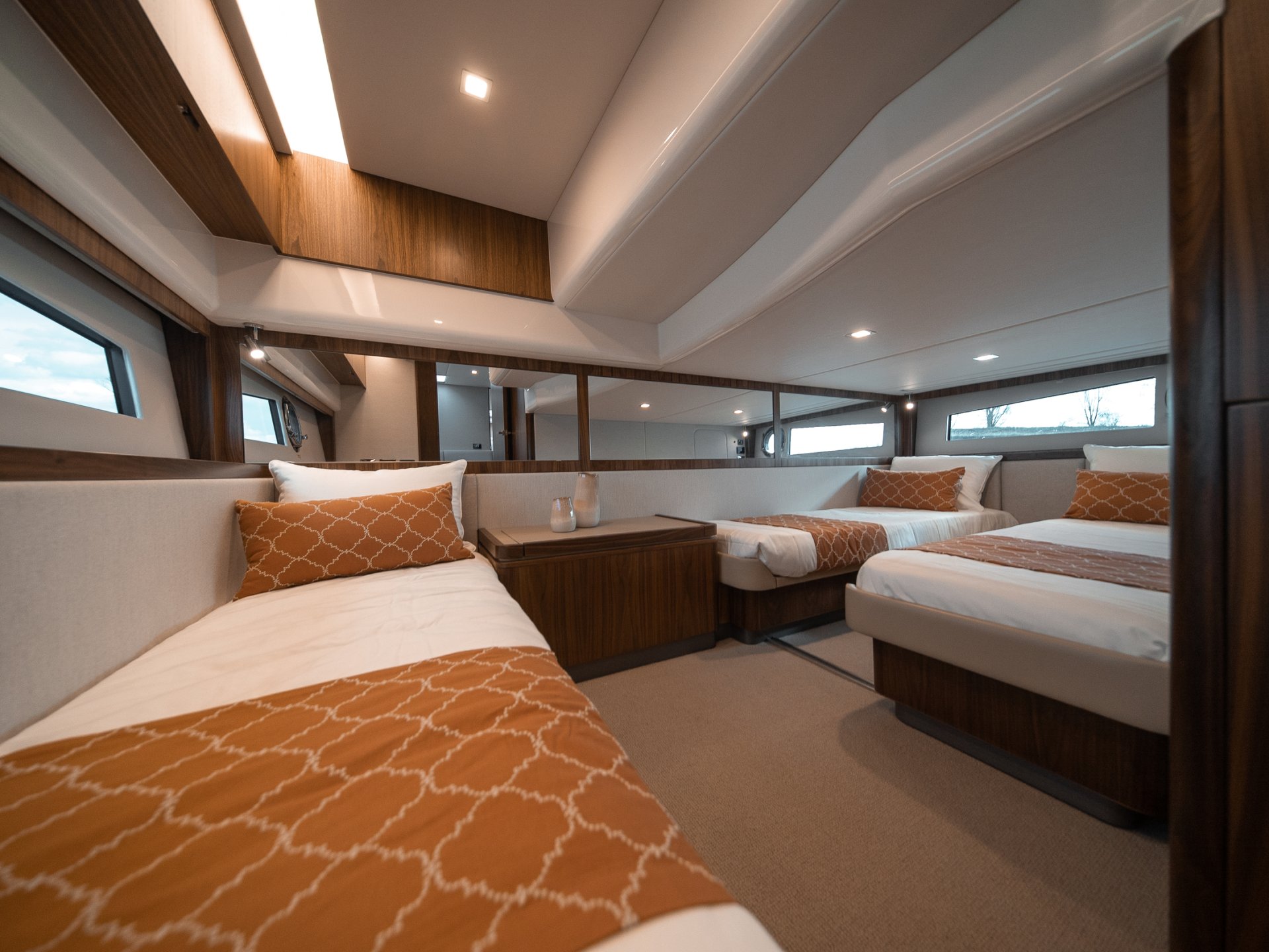 Riviera 4800 SPORT YACHT SERIES II - PLATINUM EDITION
