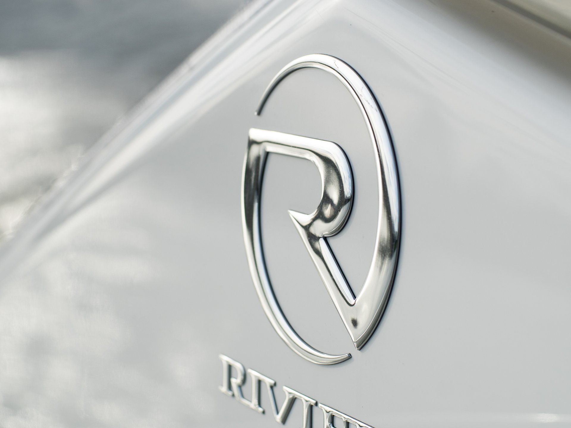 Riviera 4800 SPORT YACHT SERIES II - PLATINUM EDITION