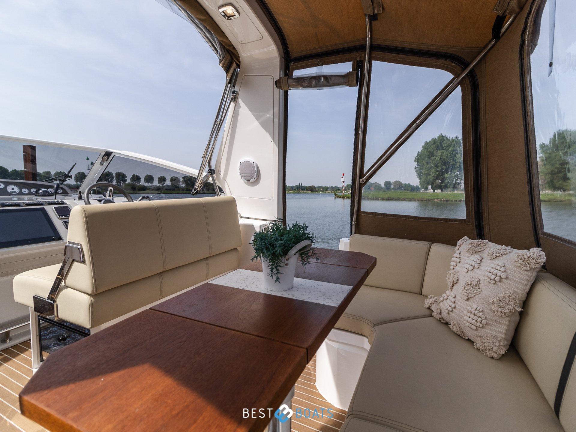Broom 370