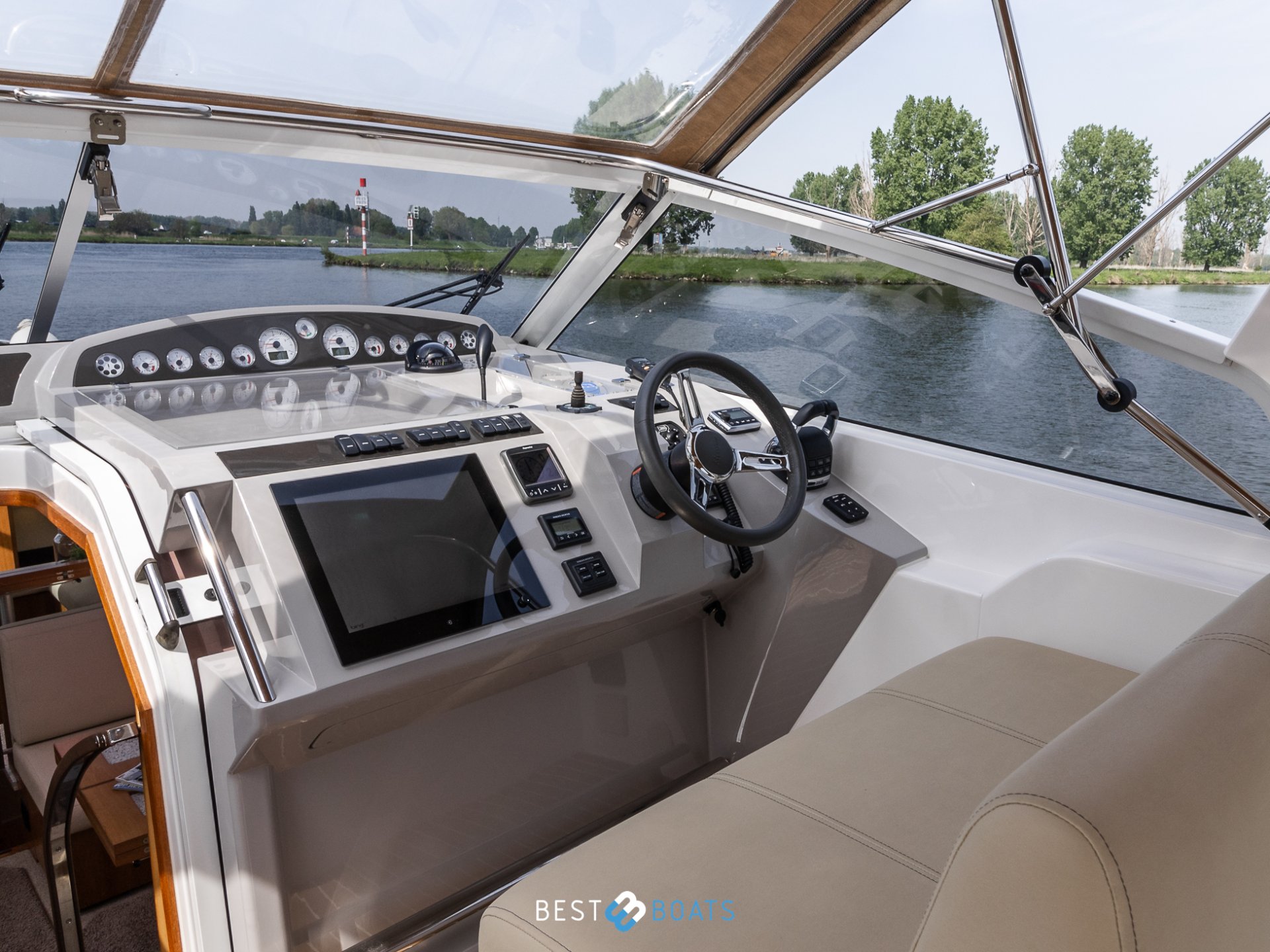 Broom 370