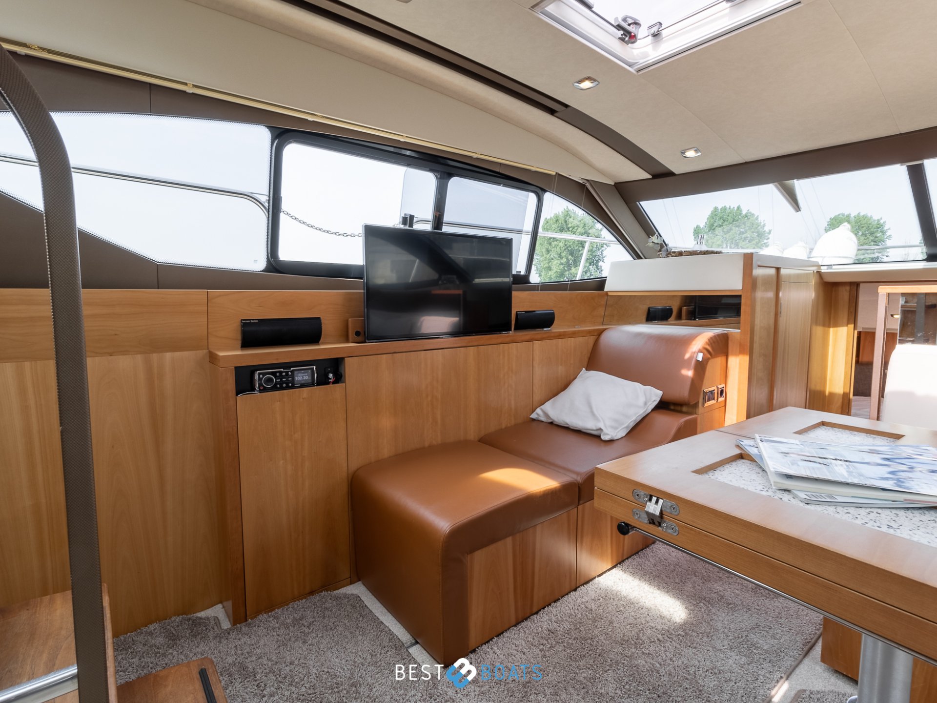 Broom 370