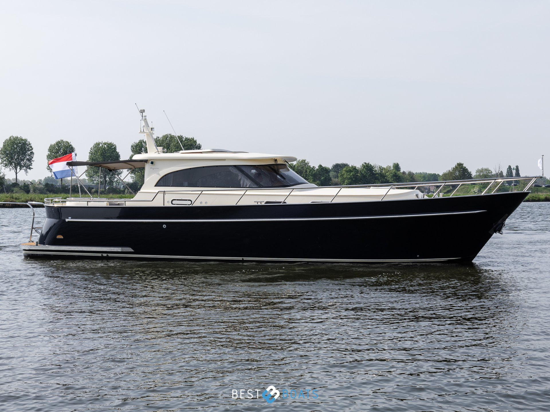 Tryvia 1300 GT Hardtop
