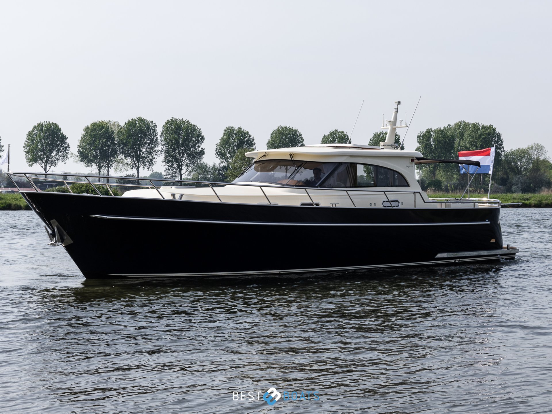 Tryvia 1300 GT Hardtop
