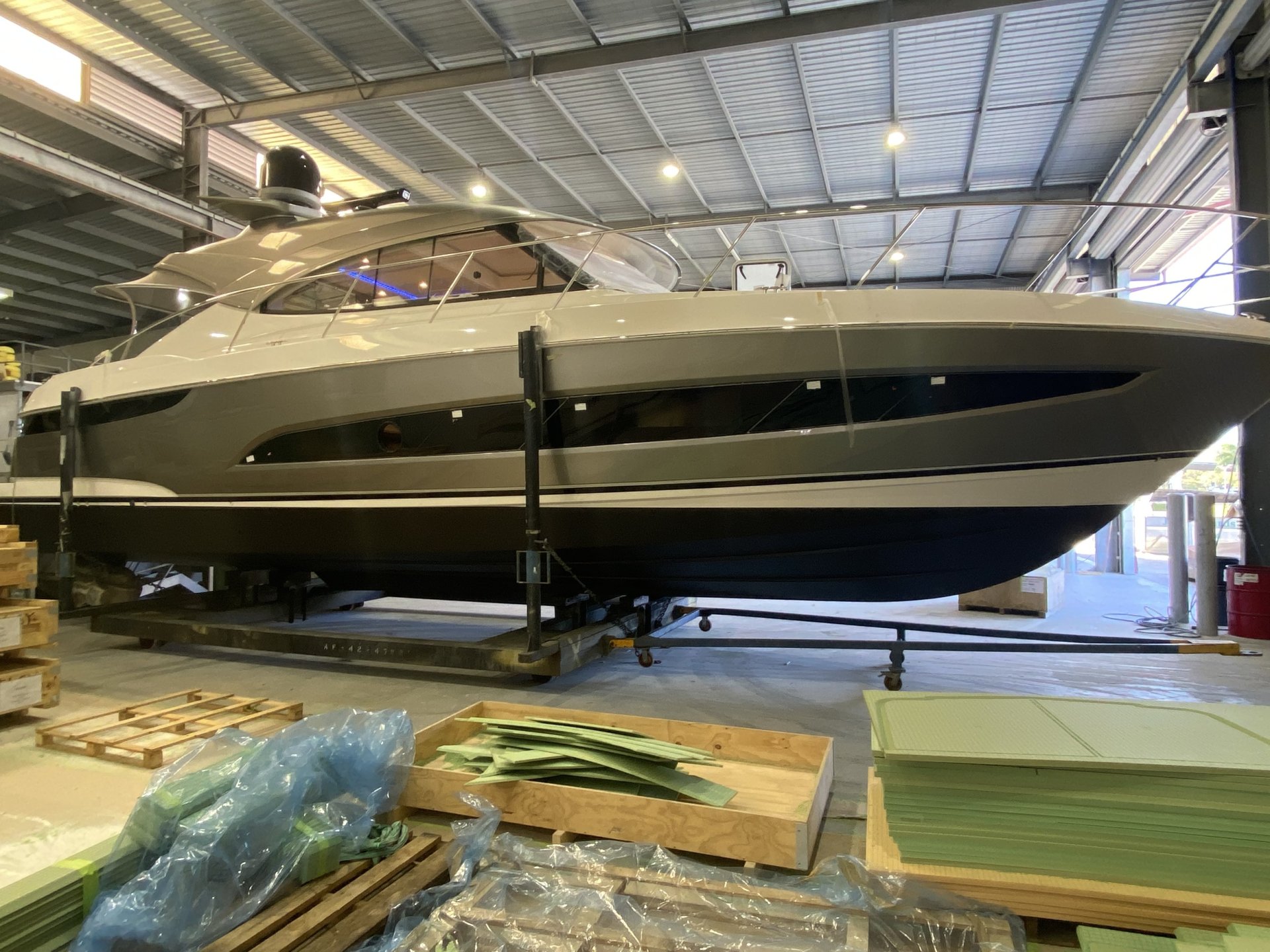 Riviera 4800 SPORT YACHT SERIES II - PLATINUM EDITION