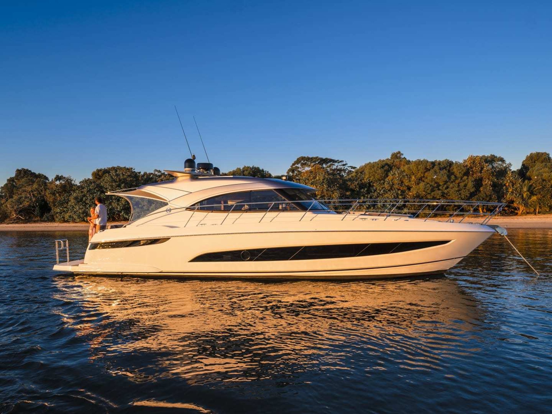 Riviera 4800 SPORT YACHT SERIES II - PLATINUM EDITION