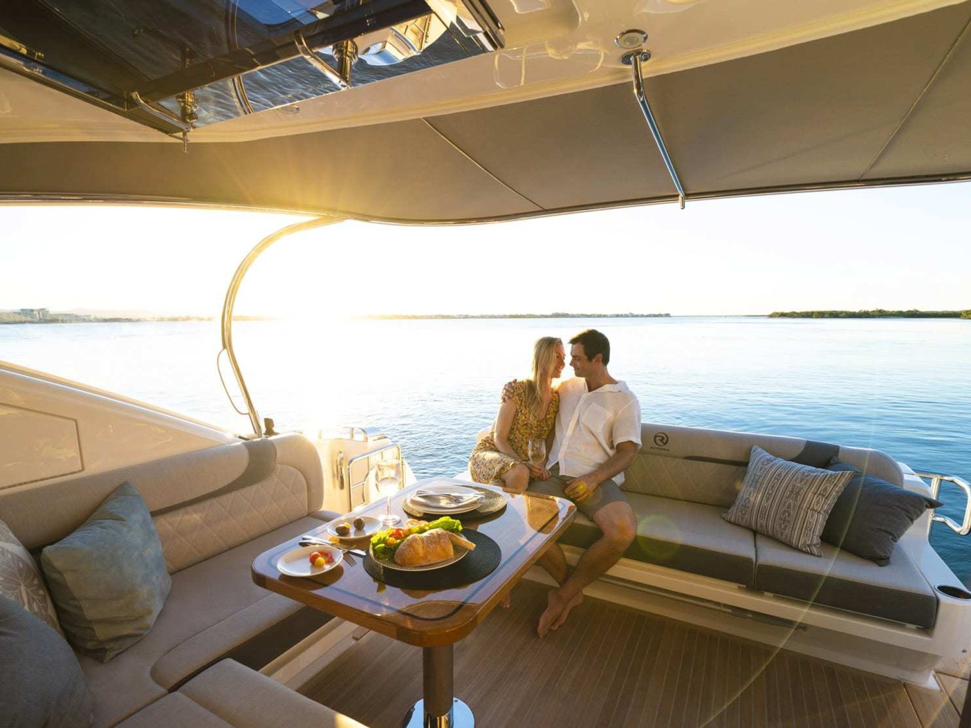 Riviera 4800 SPORT YACHT SERIES II - PLATINUM EDITION