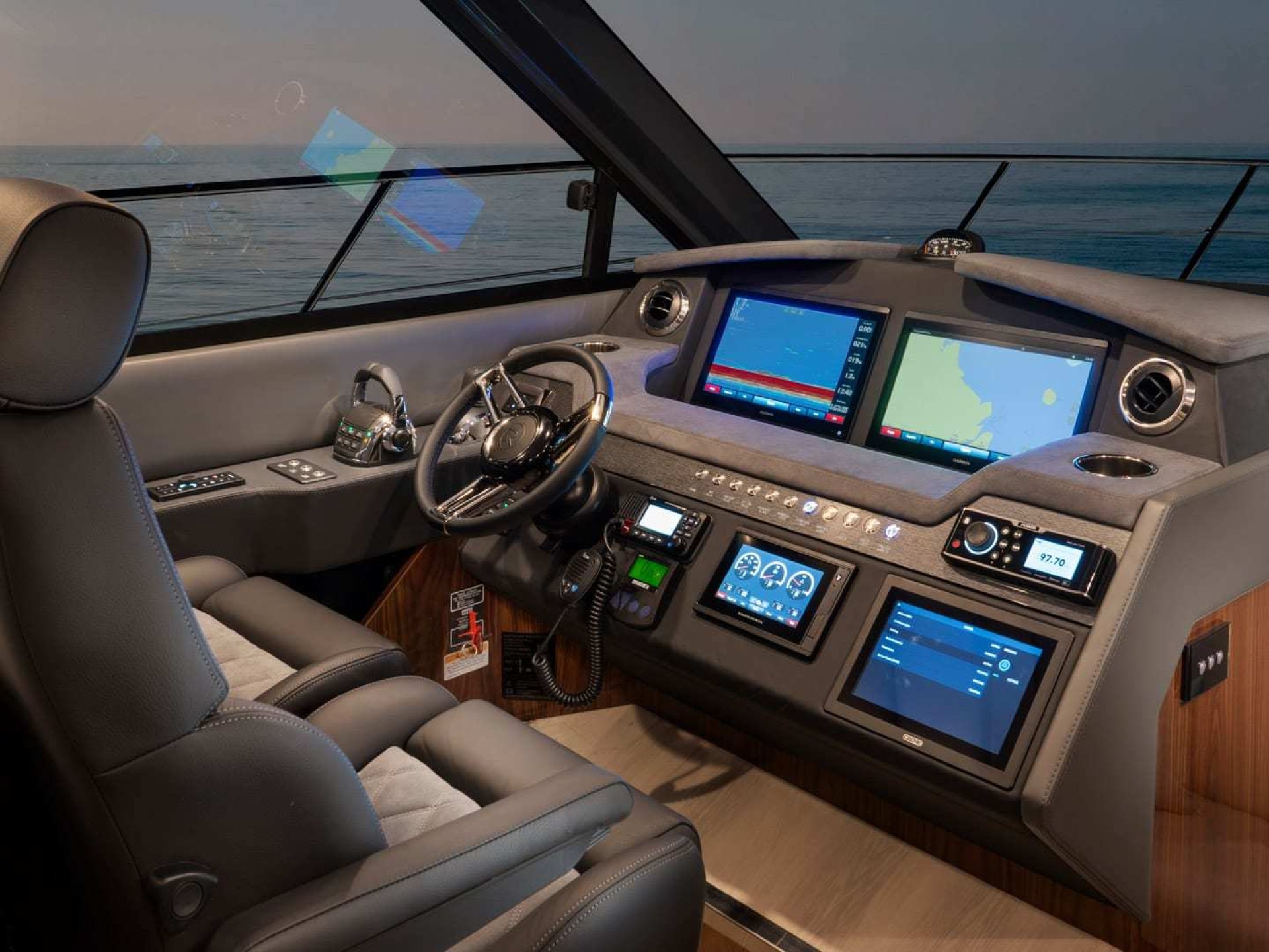 Riviera 4800 SPORT YACHT SERIES II - PLATINUM EDITION