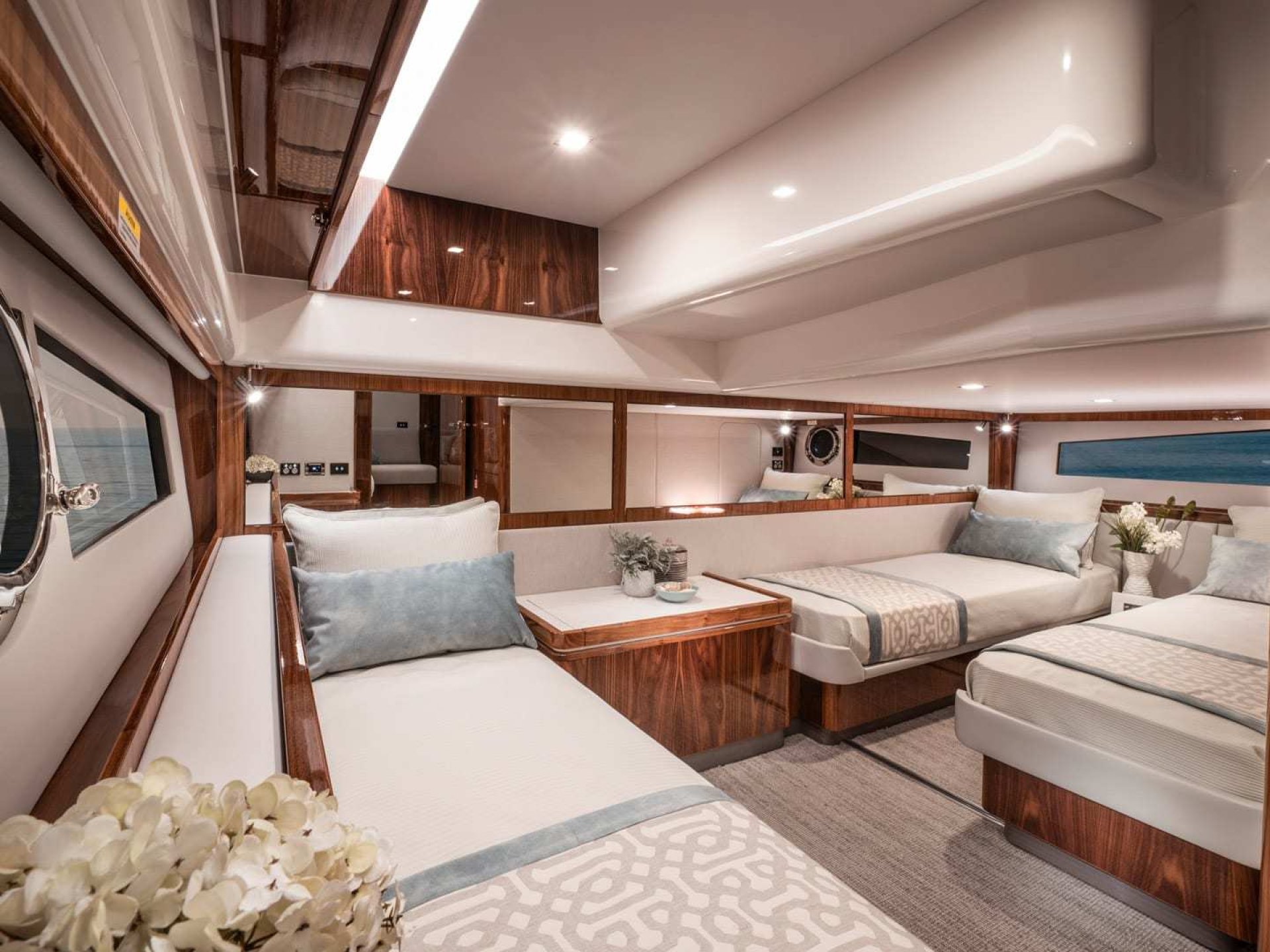 Riviera 4800 SPORT YACHT SERIES II - PLATINUM EDITION