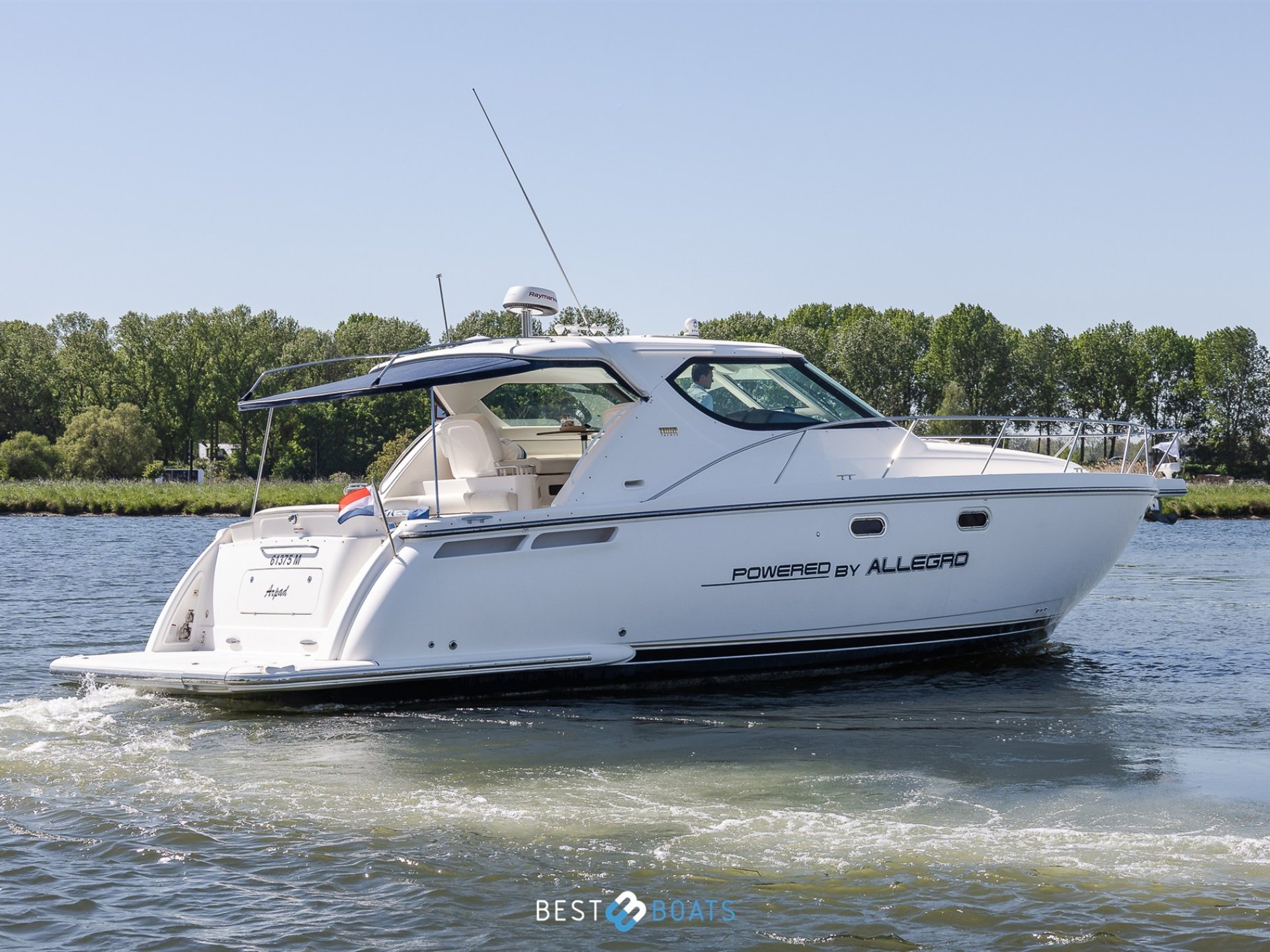 Tiara Yachts 4300 Sovran
