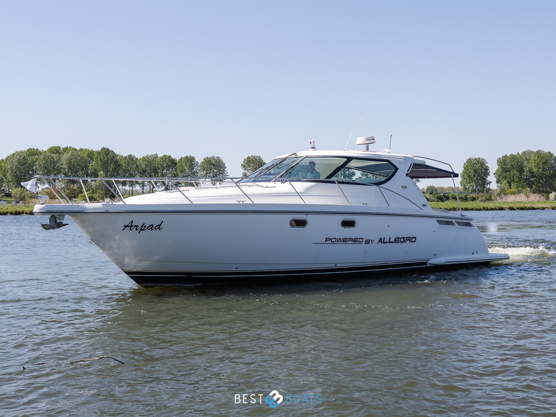 Tiara Yachts 4300 Sovran