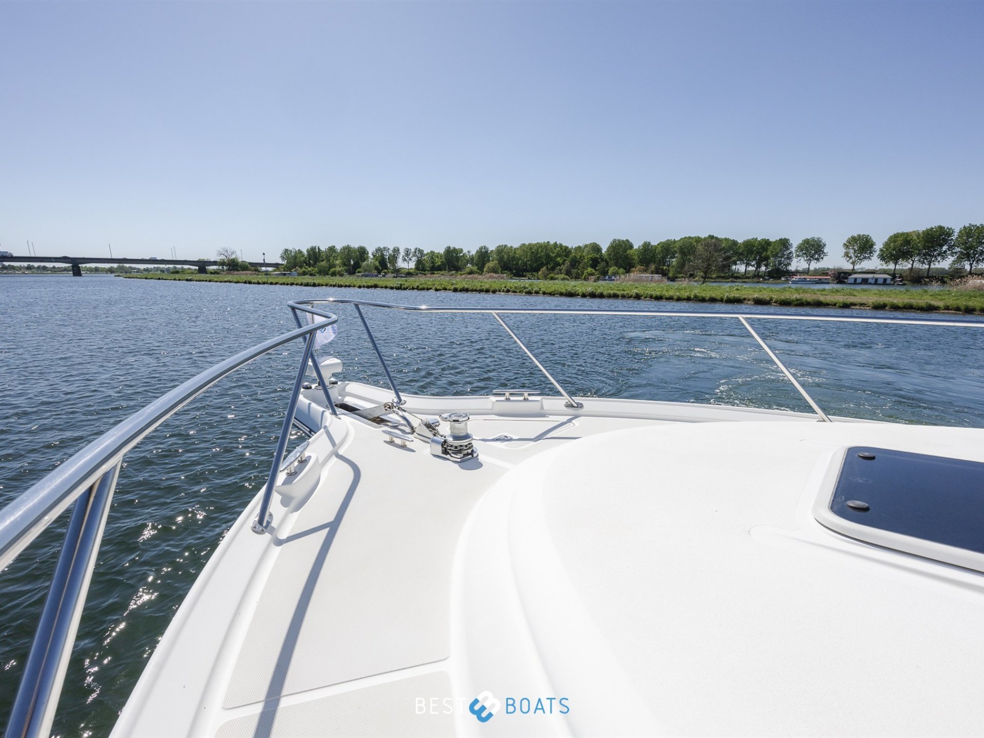 Tiara Yachts 4300 Sovran