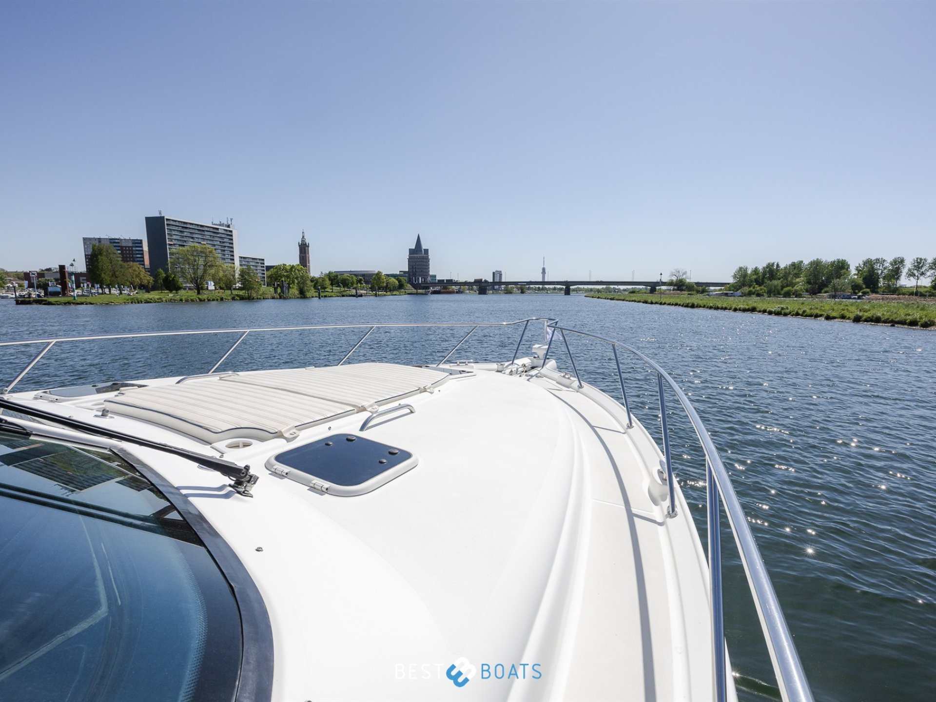 Tiara Yachts 4300 Sovran