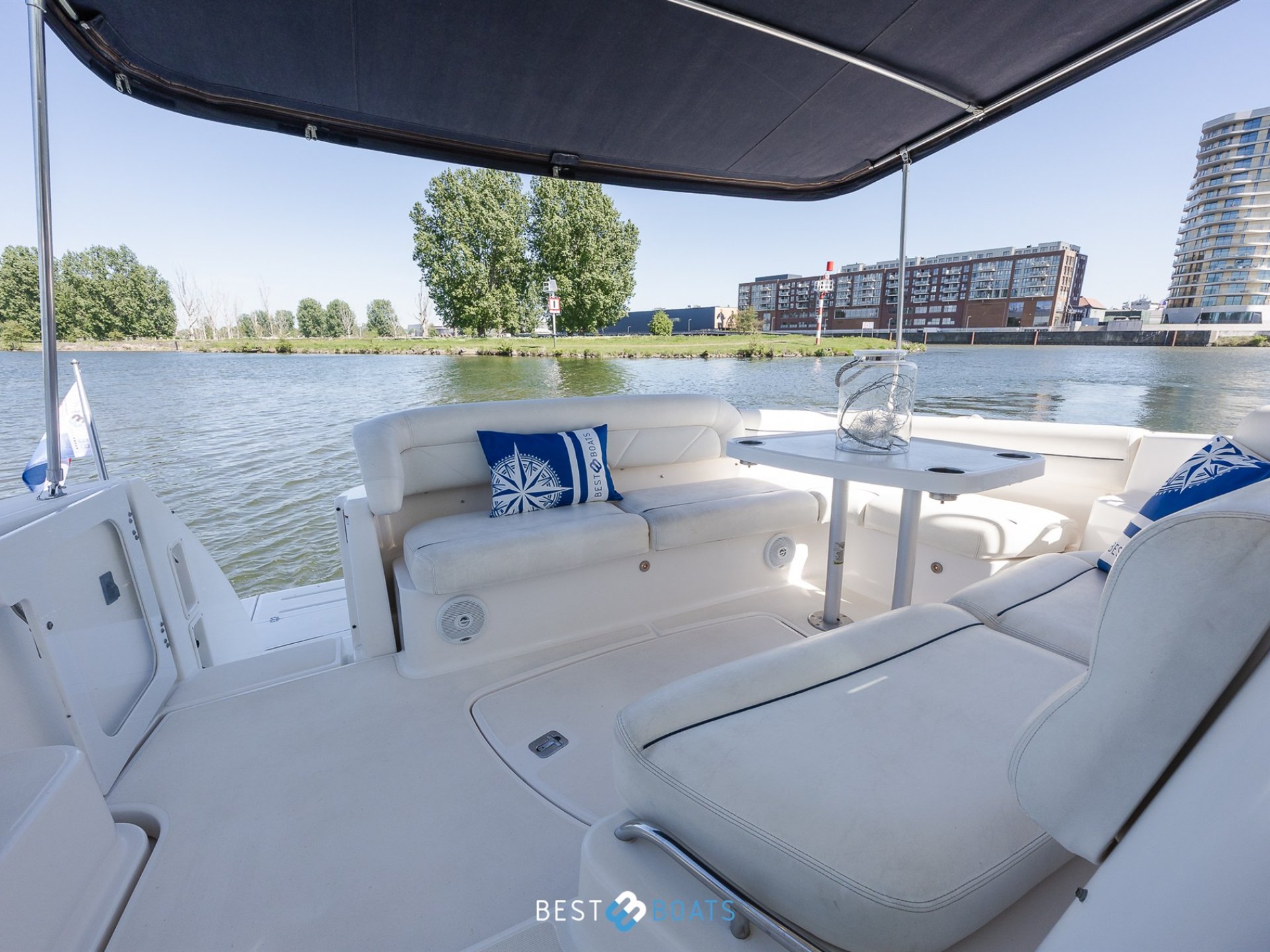 Tiara Yachts 4300 Sovran