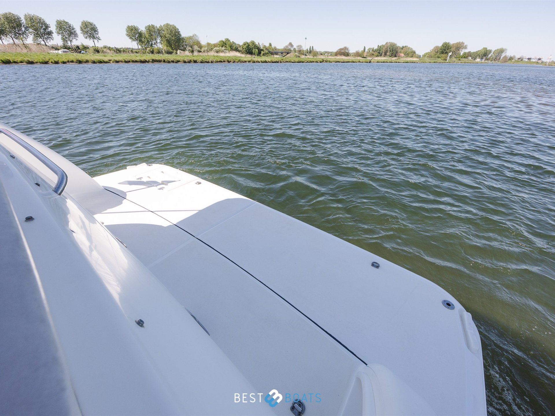 Tiara Yachts 4300 Sovran