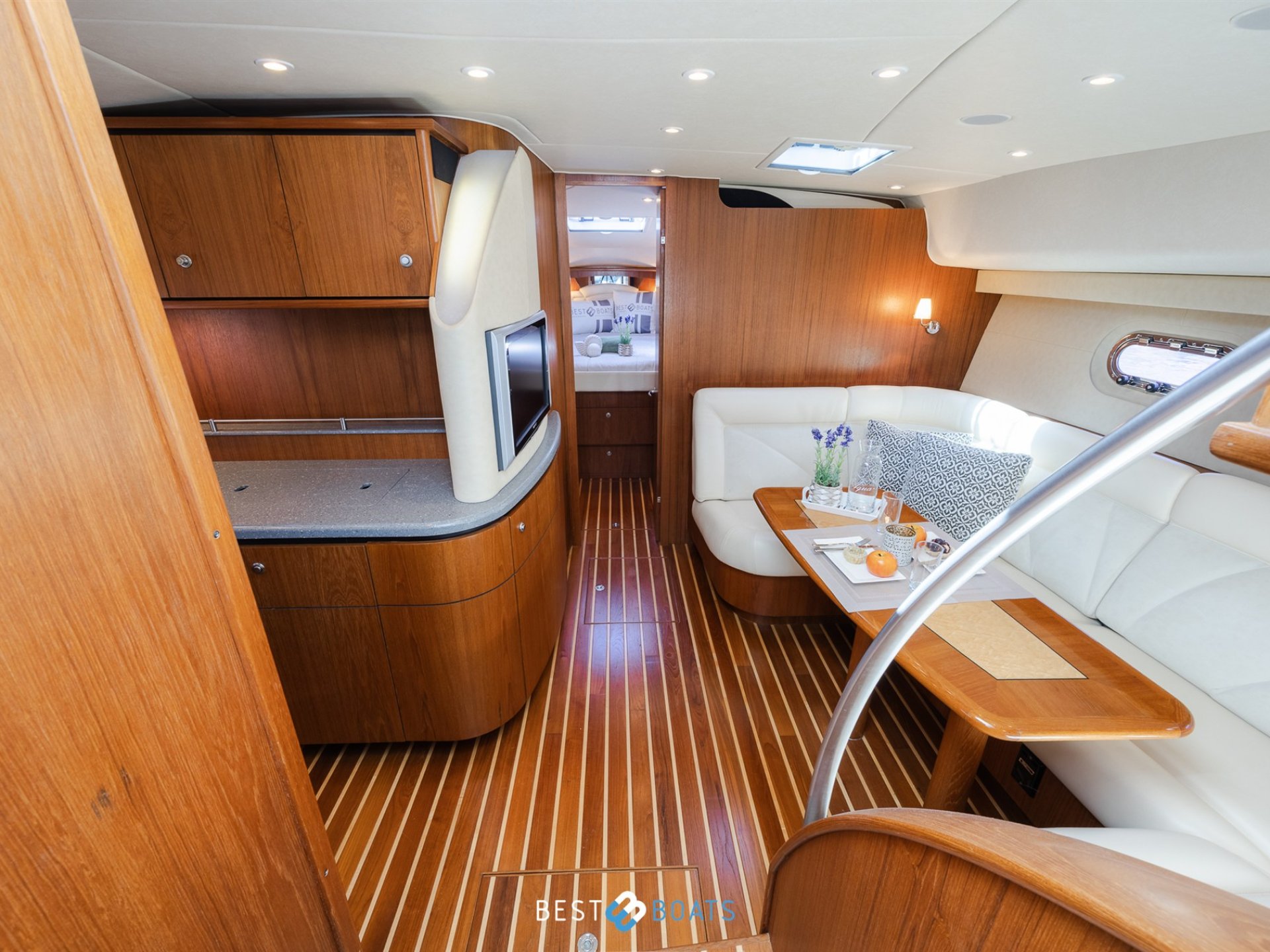 Tiara Yachts 4300 Sovran