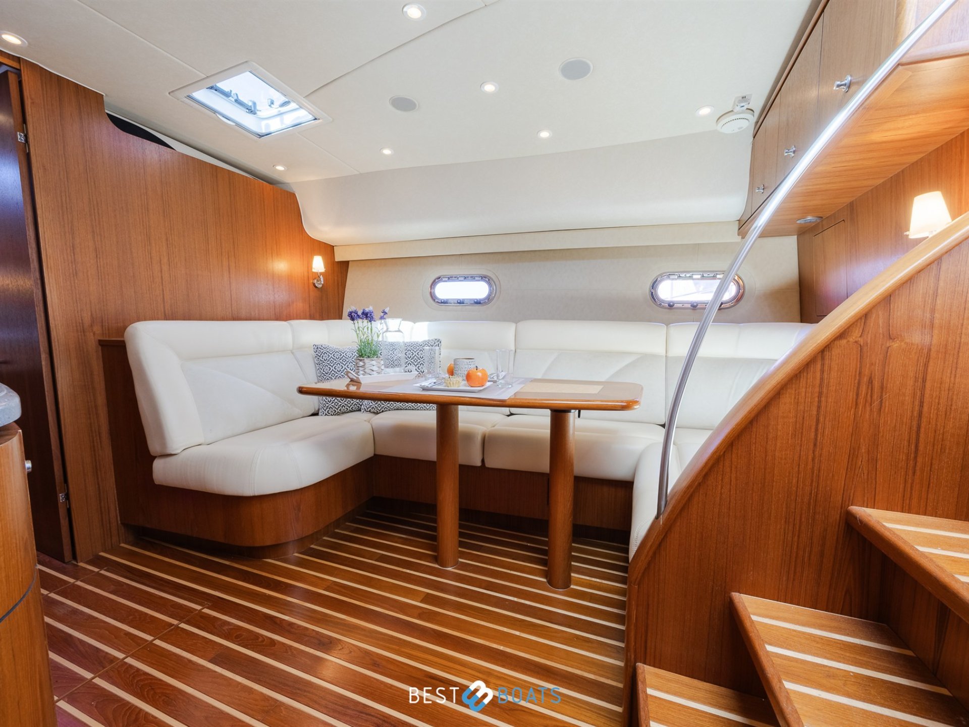 Tiara Yachts 4300 Sovran