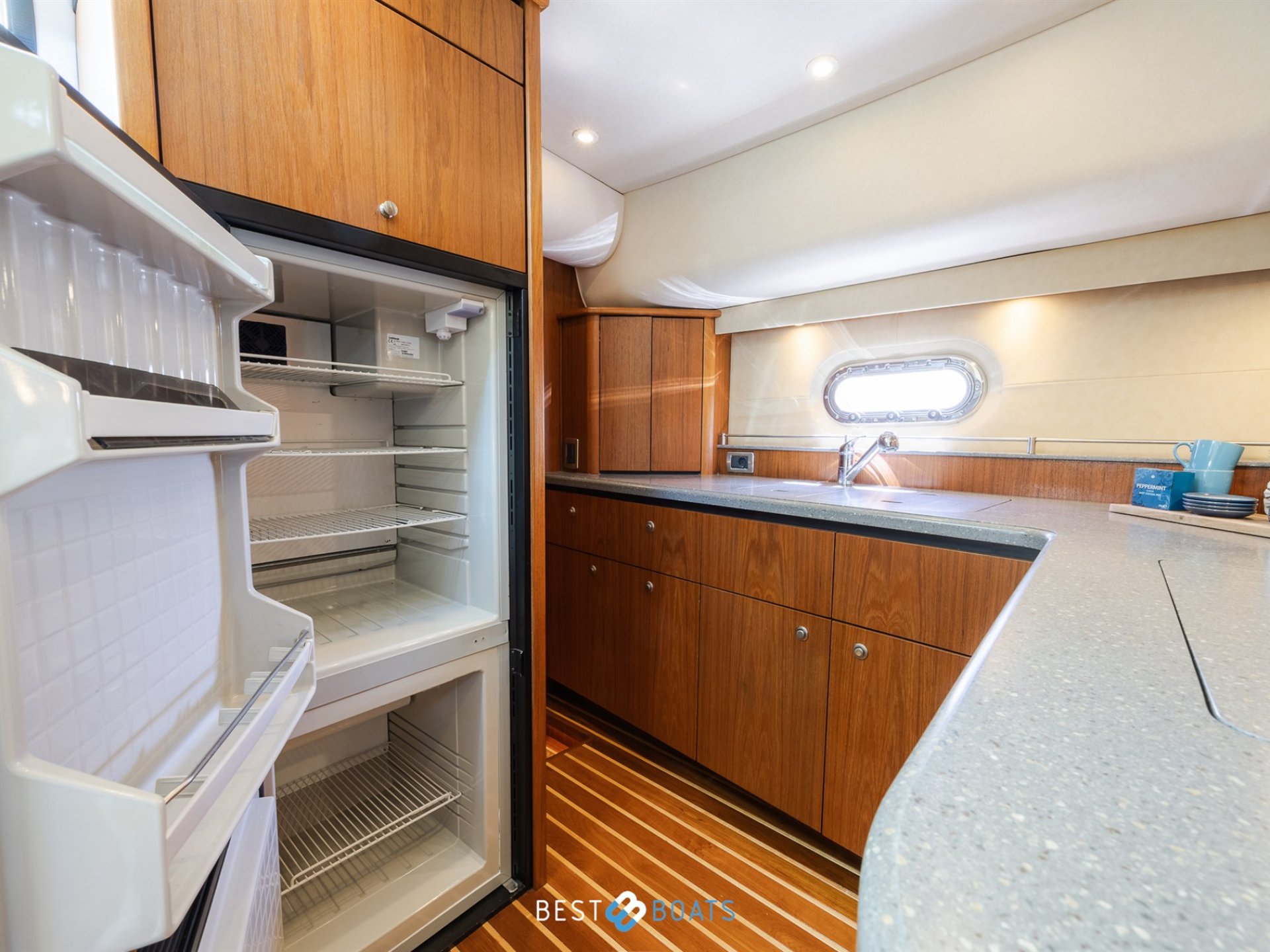 Tiara Yachts 4300 Sovran