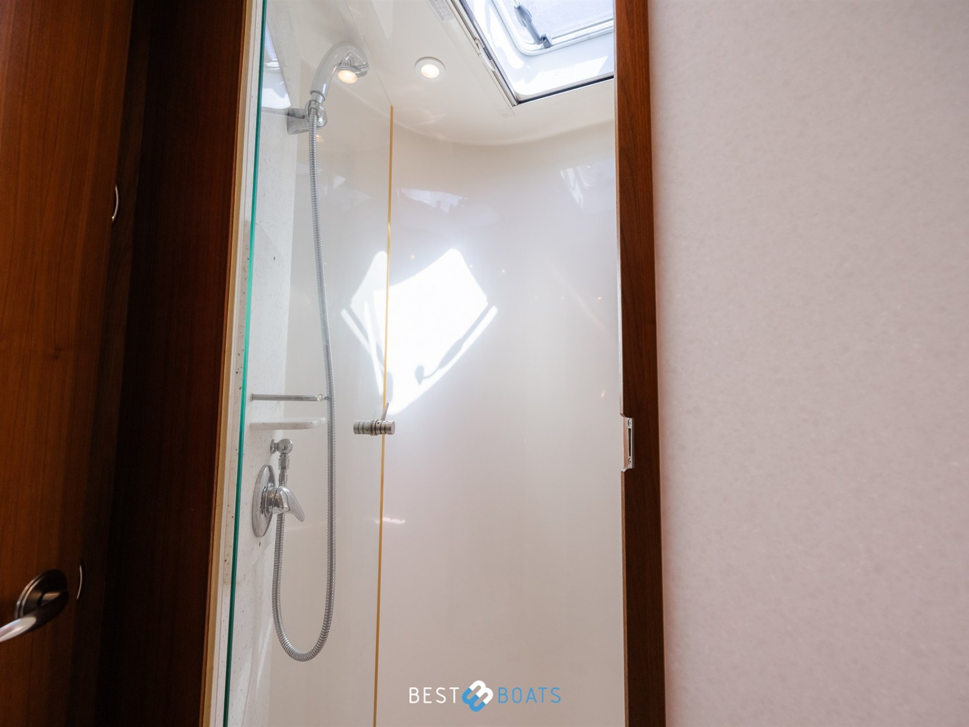 Tiara Yachts 4300 Sovran