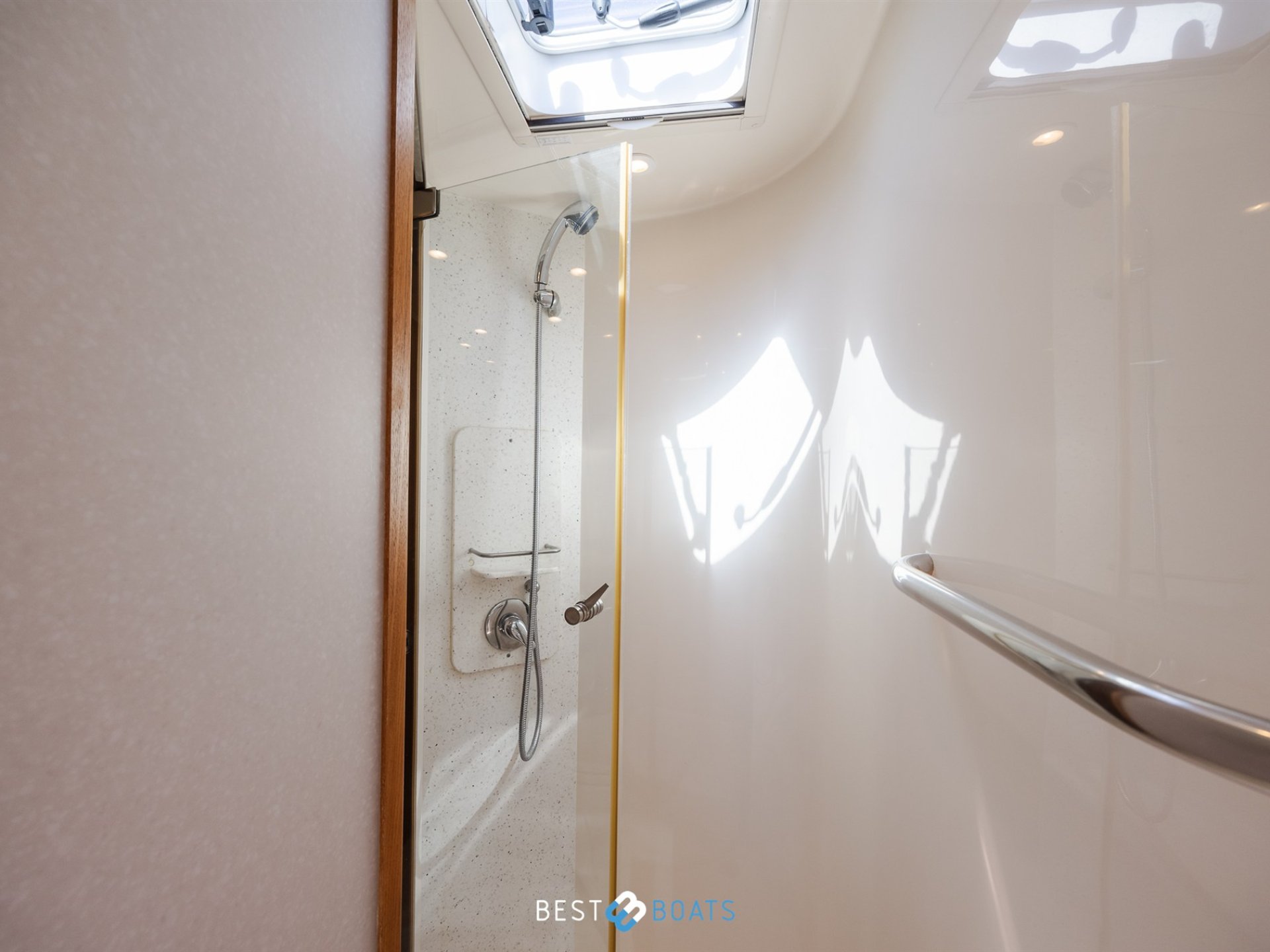 Tiara Yachts 4300 Sovran