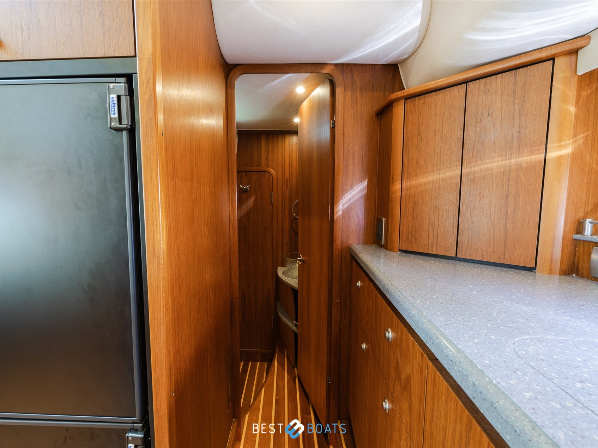 Tiara Yachts 4300 Sovran