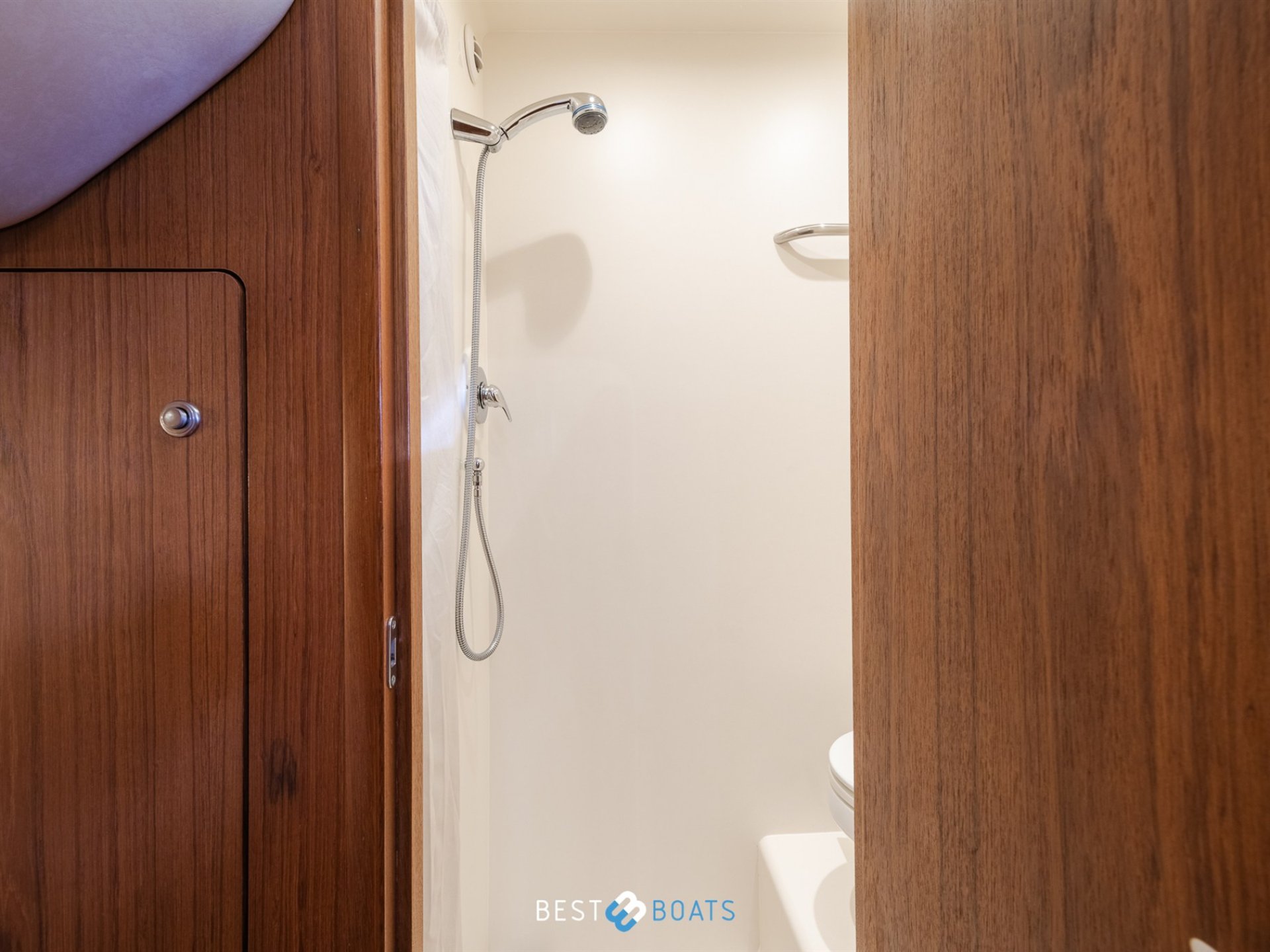Tiara Yachts 4300 Sovran
