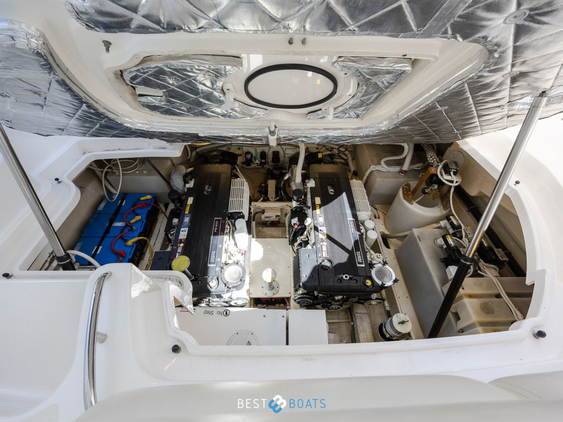 Tiara Yachts 4300 Sovran