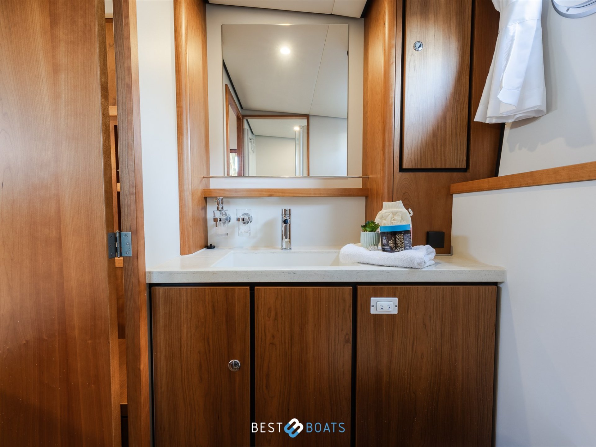 Linssen Grand Sturdy 40.0 AC