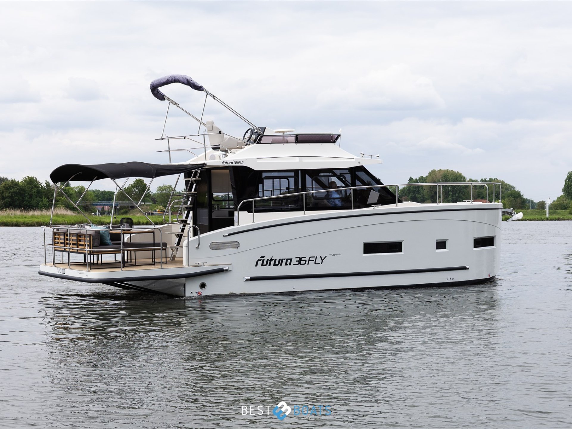 Cobra Yachts Futura 36 Premium Fly