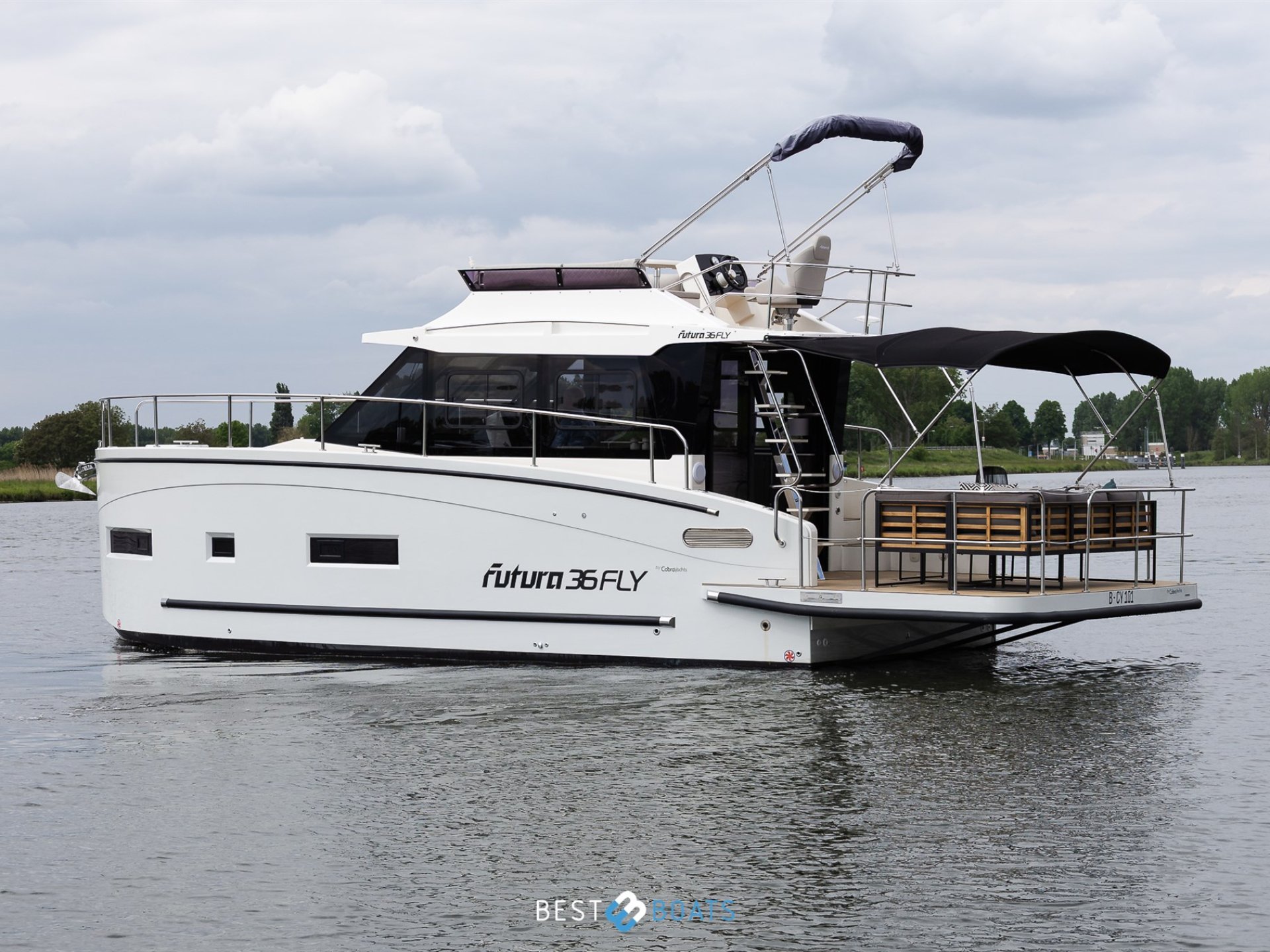 Cobra Yachts Futura 36 Premium Fly