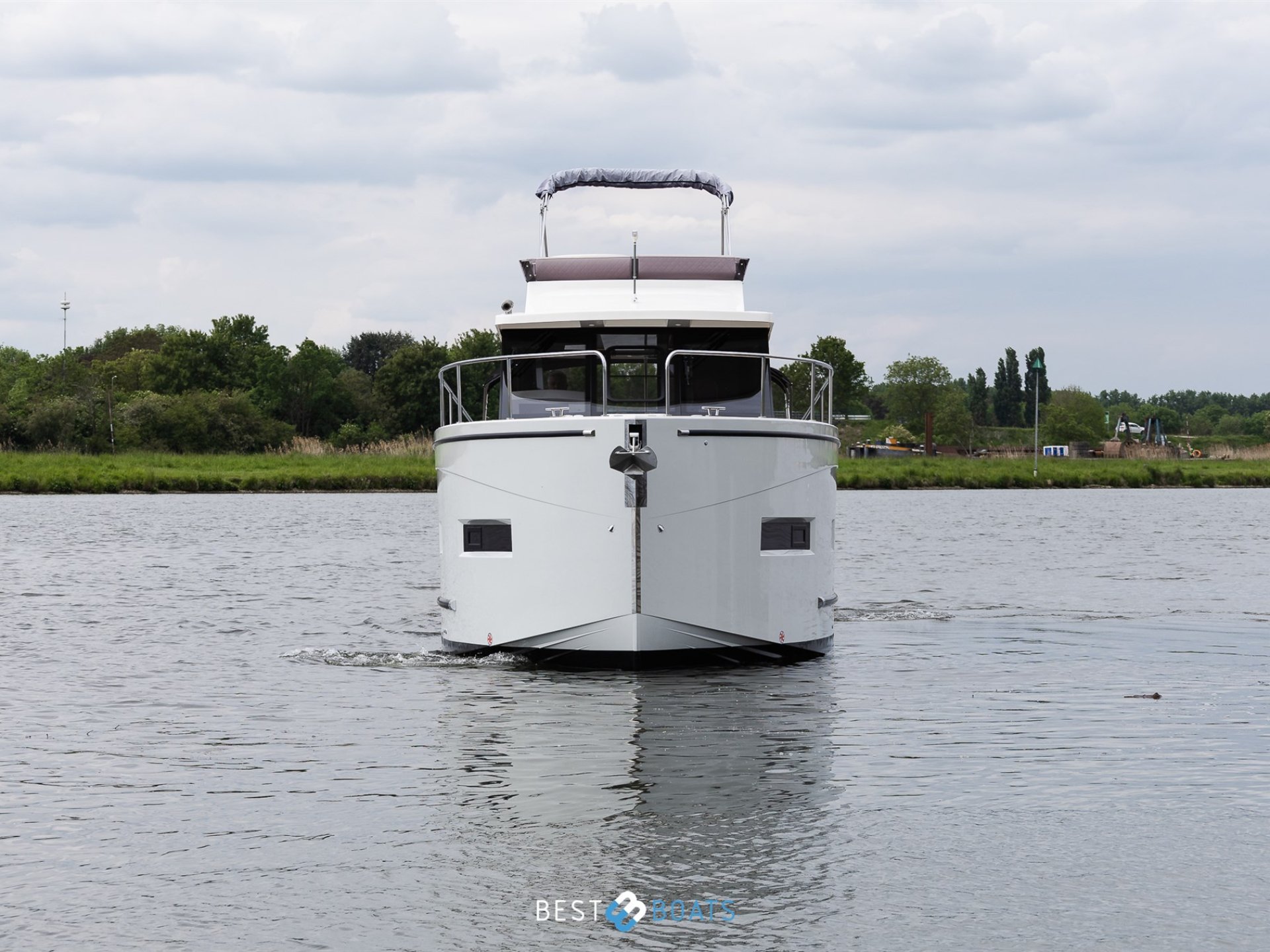 Cobra Yachts Futura 36 Premium Fly