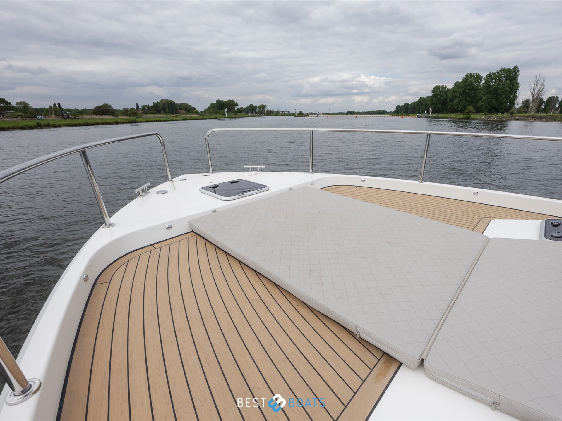 Cobra Yachts Futura 36 Premium Fly