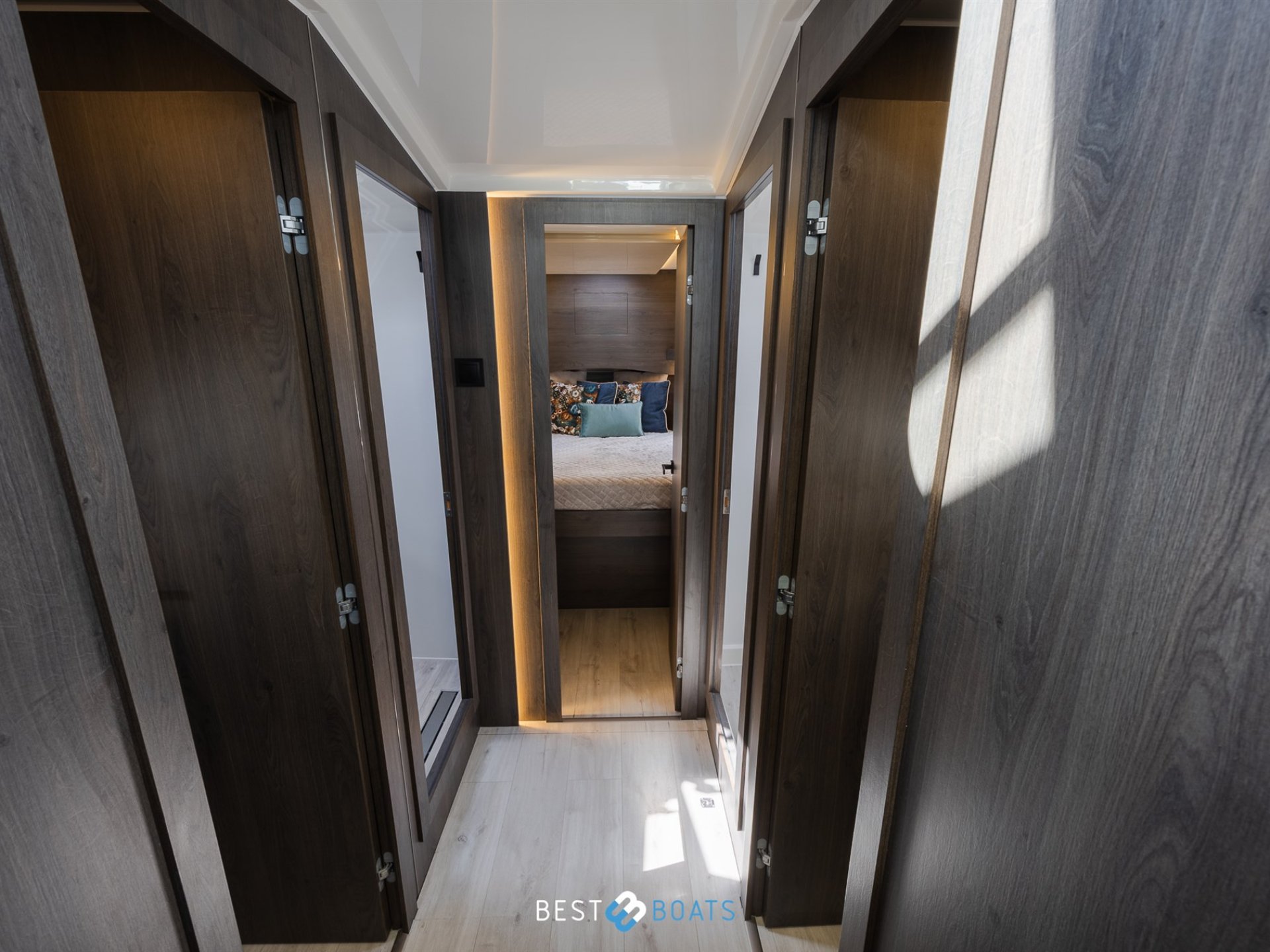 Cobra Yachts Futura 36 Premium Fly